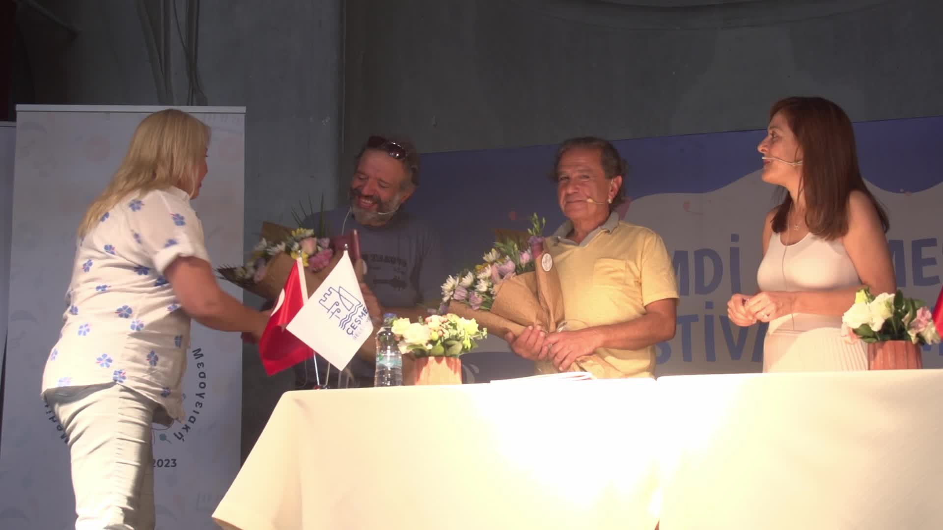ÇEŞME FESTİVALİ'NDE EGE RÜZGARI ESTİ