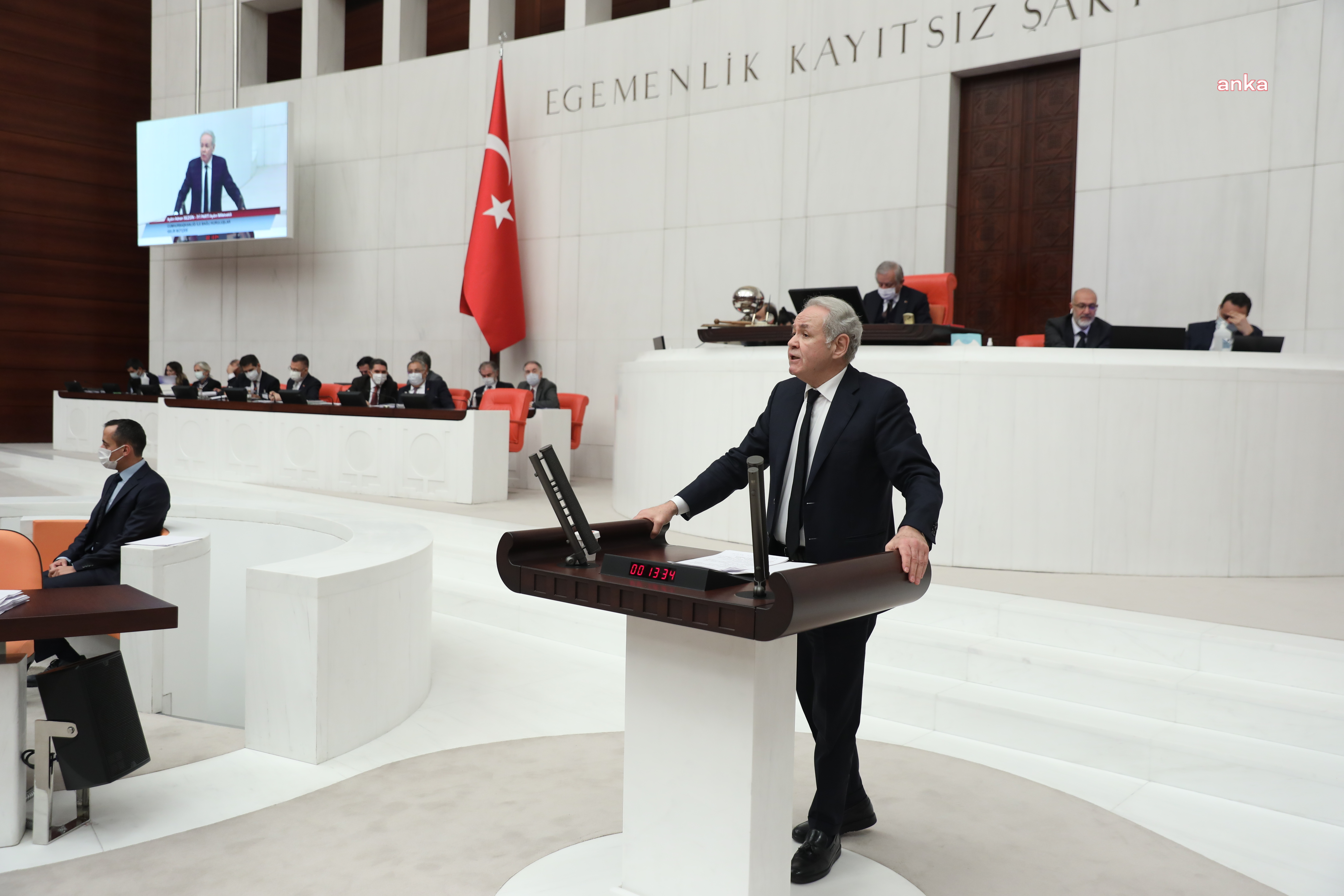 İYİ PARTİ KURUCULARINDAN AYDIN ADNAN SEZGİN, PARTİDEN İSTİFA ETTİ