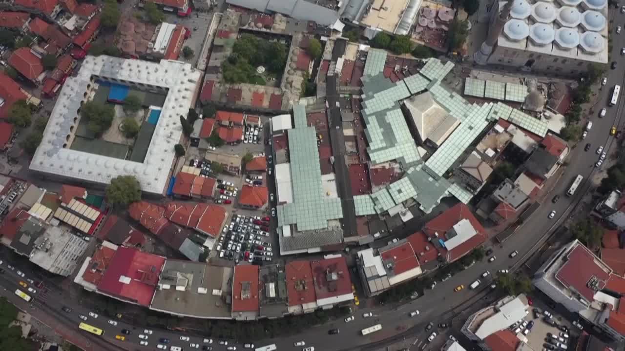 "BURSA'DA ULU CAMİNİN ÇEVRESİNDEKİ MÜLK SAHİBİ VE KİRACILARA BASKIN YAPAR GİBİ 'BOŞALTIN' DAYATMASI YAPILIYOR"