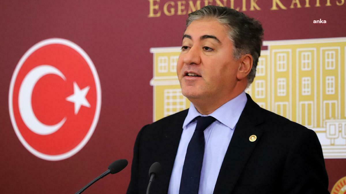 MURAT EMİR: “BAKAN KOCA, KAMU YARARINI ÖNCELEMEKTEN ÇOK TİCARİ KAYGILARLA HAREKET EDİYOR. İKTİDAR, AŞI MESELESİNDE BİLE YİNE BİRİLERİNİ ZENGİN ETMEK İSTİYOR VE BU ANLAYIŞ SONUCUNDA DA KAMUNUN ZARARI KATLANARAK BÜYÜYOR”