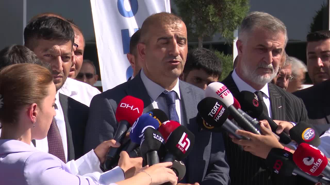 ANKARA’DA ÖZEL HALK OTOBÜSLERİ, ÜCRETSİZ VE İNDİRİMLİ BİLET KULLANAN YOLCULARI YENİDEN TAŞIMA KARARI ALDI: “ABB BAŞKANIMIZDAN OTOBÜSLER SATIN ALINMAZSA ACİLEN ESNAFA SÜBVANSE YA DA GELİR DESTEĞİ VERİLMESİ RİCAMIZ VAR”