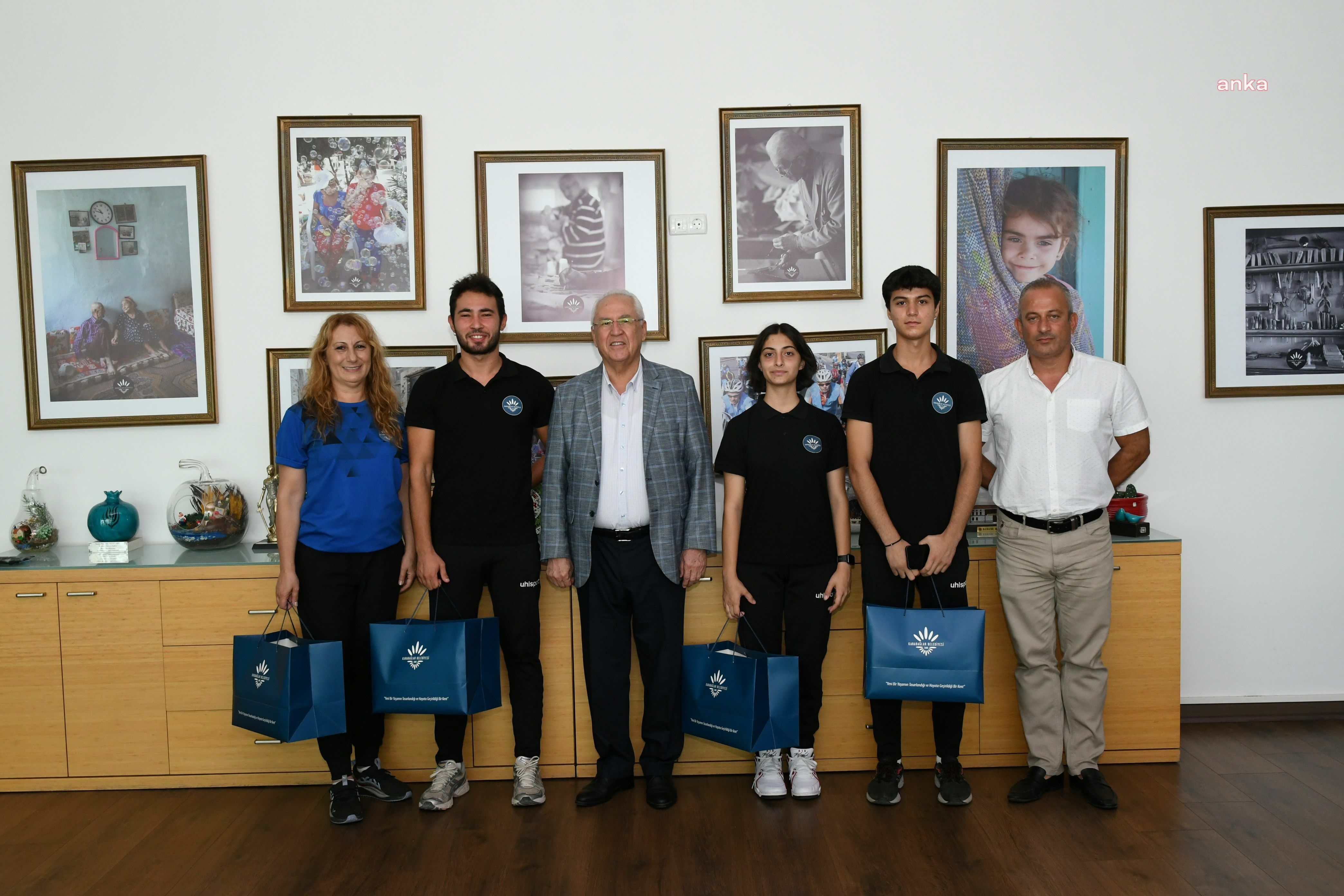 BAŞKAN SELVİTOPU BAŞARILI SPORCULARI KUTLADI