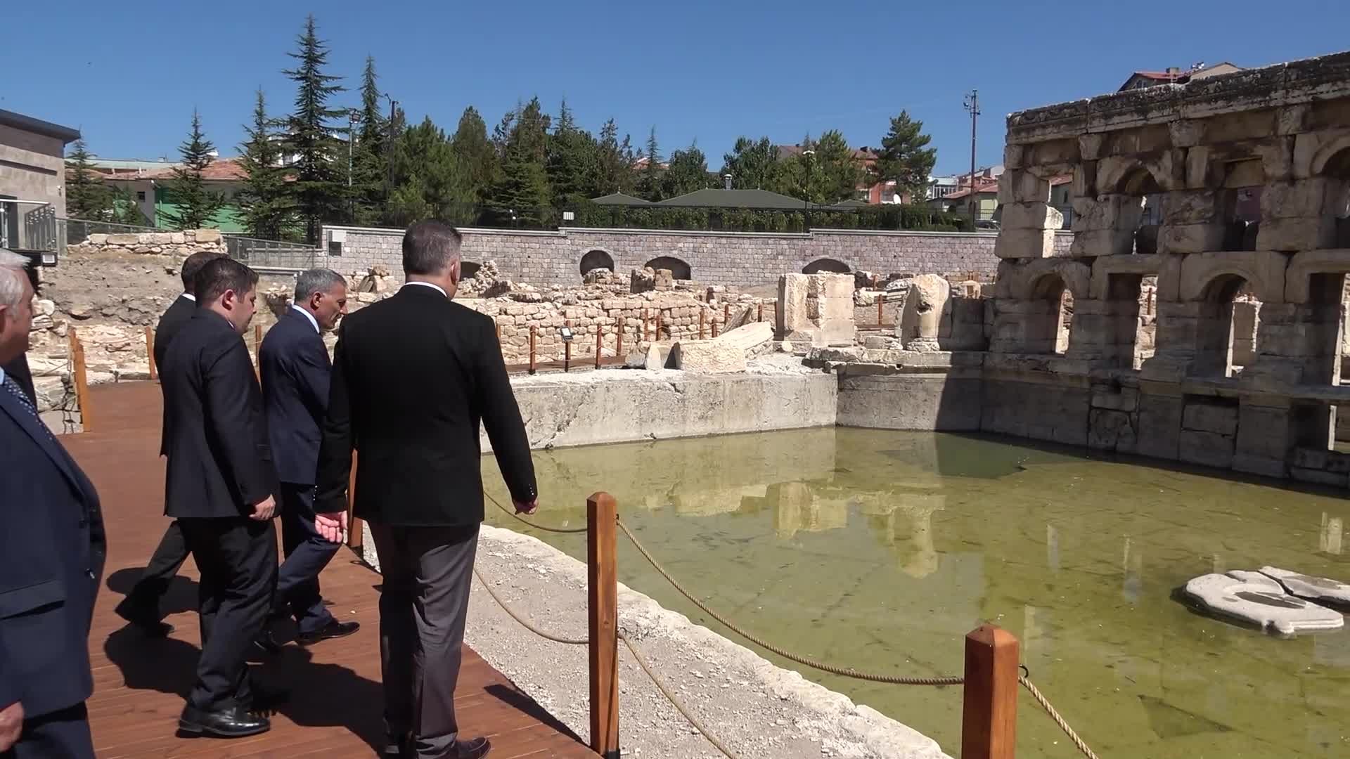 YOZGAT’TA UNESCO DÜNYA MİRAS GEÇİCİ LİSTESİ’NDE BULUNAN ROMA HAMAMI ÇEVRE DÜZENLEMESİ ÇALIŞMALARI TAMAMLANDI