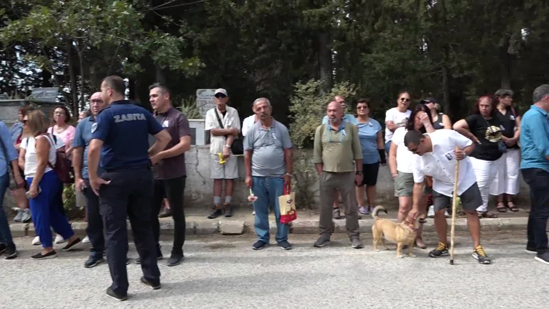 SANATÇI TUNCEL KURTİZ, KABRİ BAŞINDA ANILDI