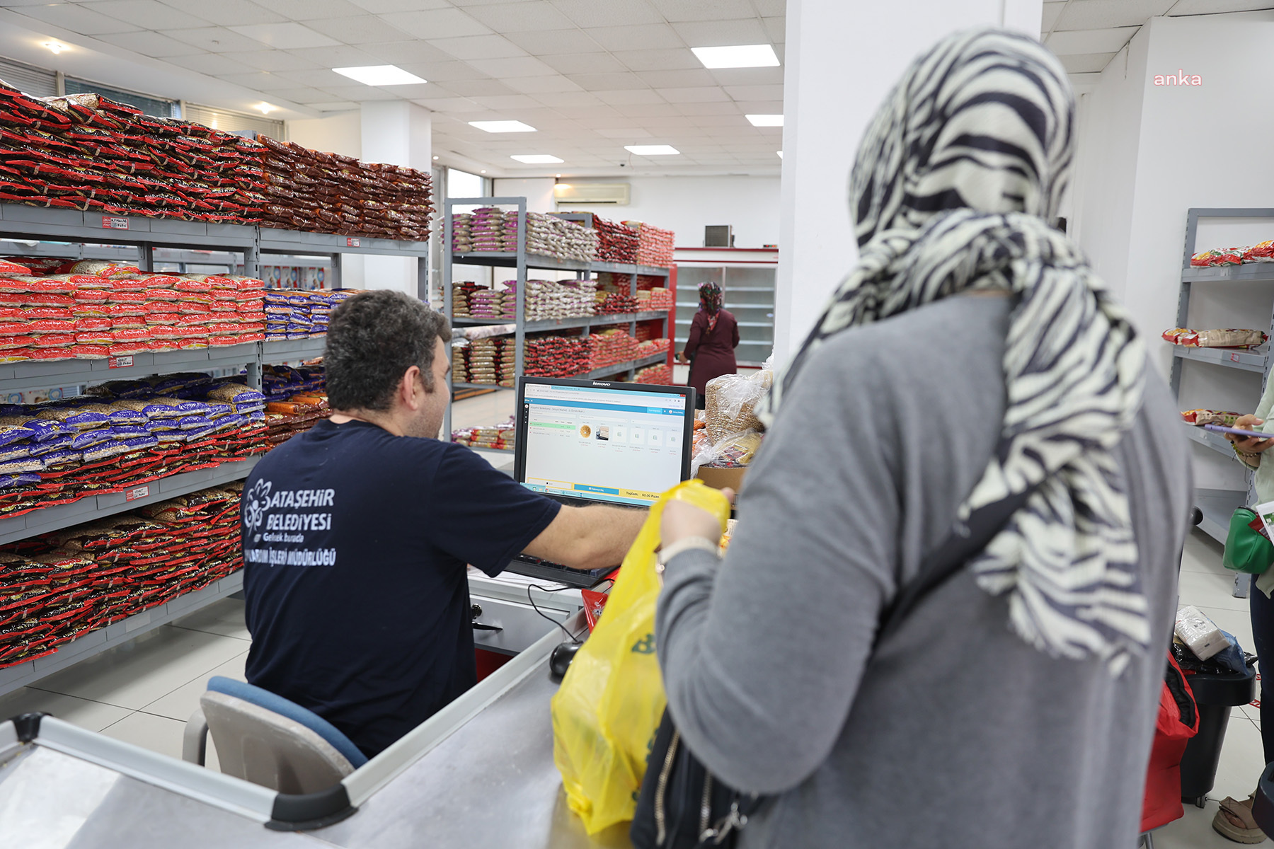 ATAŞEHİR BELEDİYESİ, İYİLİĞİ SOSYAL MARKETLER ARACILIĞIYLA BÜYÜTÜYOR