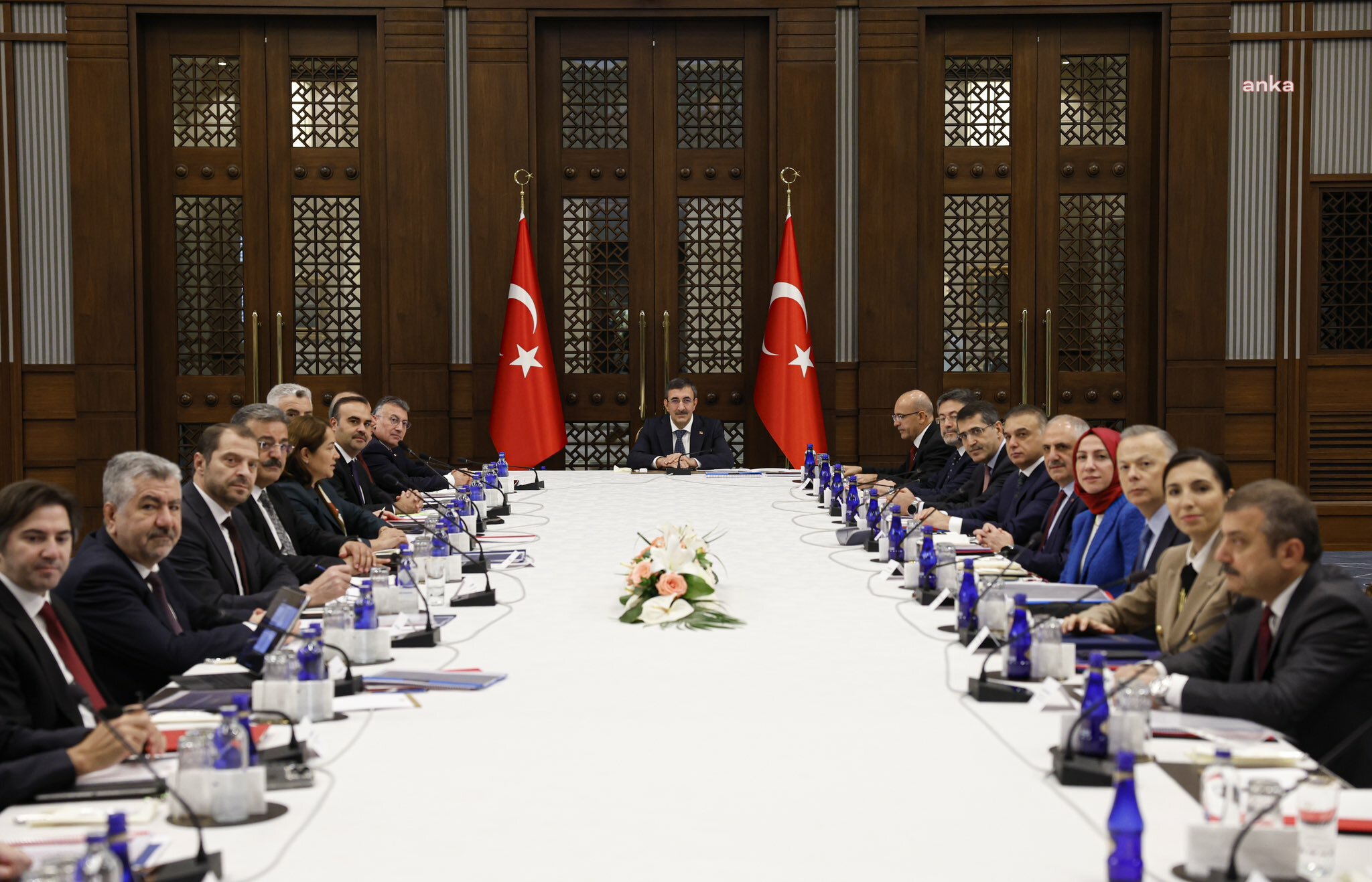 EKONOMİ KOORDİNASYON KURULU TOPLANTISI SONA ERDİ… CEVDET YILMAZ: “YASTIK ALTINDAKİ ALTINLARIN EKONOMİYE KAZANDIRILMASINA YÖNELİK ÖNÜMÜZDEKİ DÖNEMDE ATILMASI PLANLANAN İLAVE ADIMLARI ELE ALDIK”