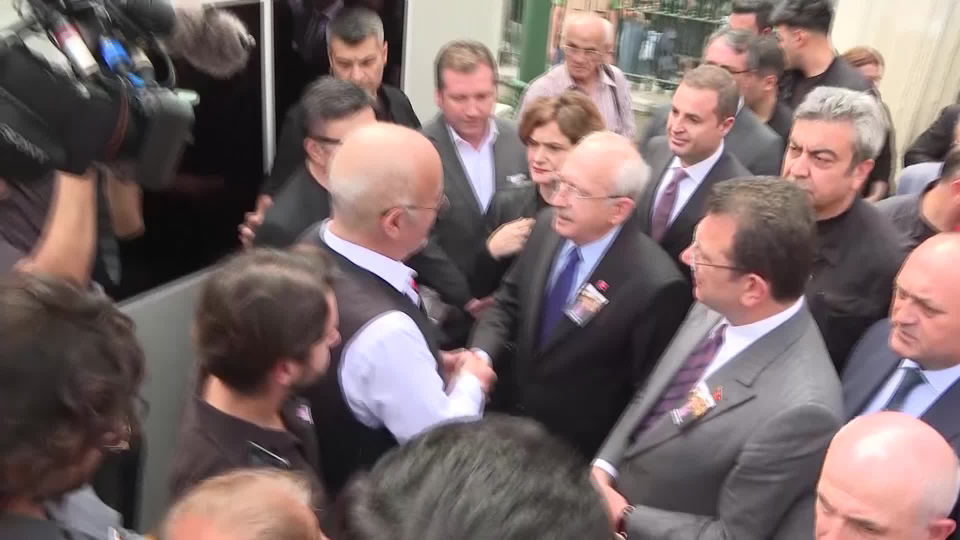 GAZETECİ-YAZAR HIFZI TOPUZ, KILIÇDAROĞLU'NUN KATILDIĞI TÖRENLE SON YOLCULUĞUNA UĞURLANDI