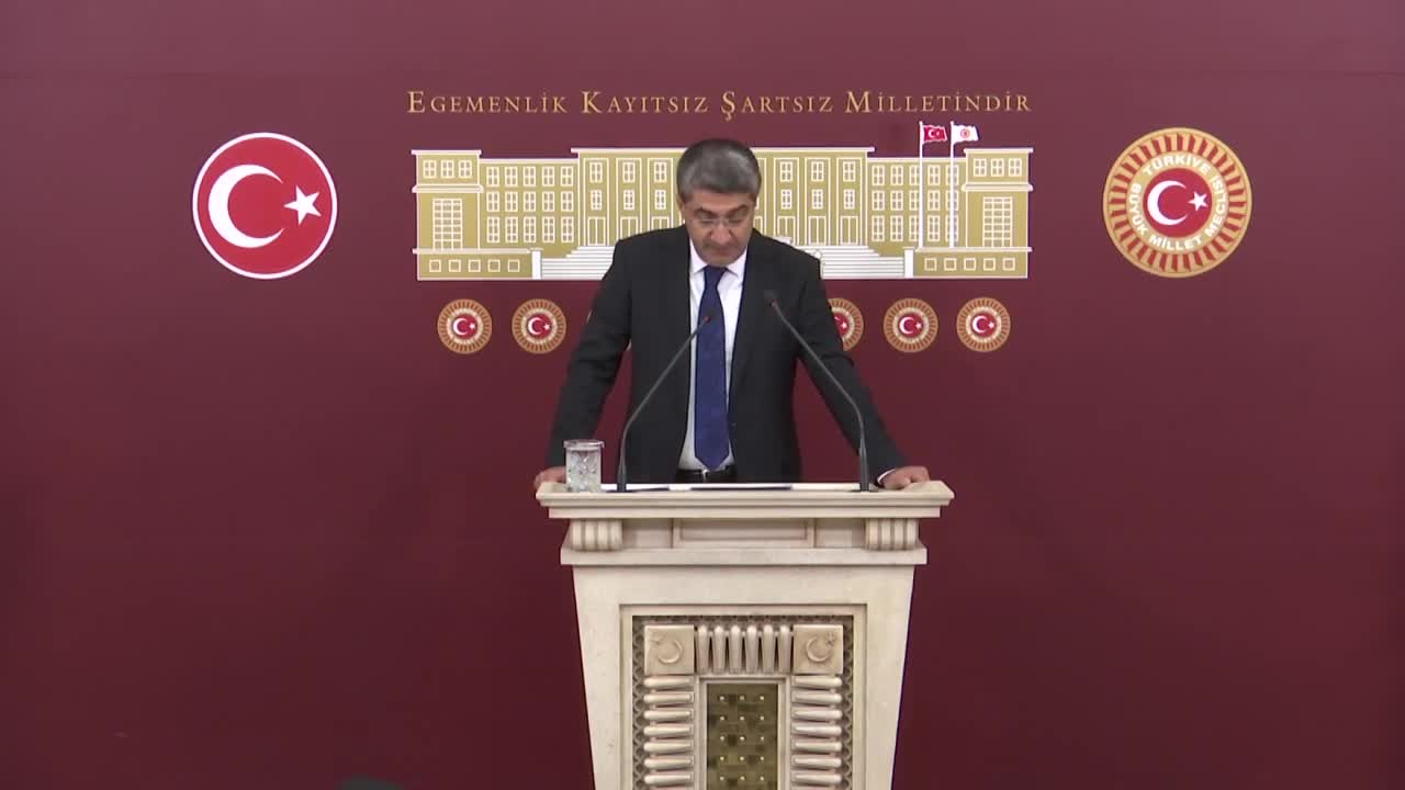 MEHMET EMİN EKMEN'DEN İKTİDARA ÇUKUROVA HAVALİMANI ELEŞTİRİSİ: "AYNI ZAMANDA BAŞLATILAN 3 PROJEDEN 2'Sİ 4 YIL İÇERİSİNDE BİTİRİLİYOR; BİR DİĞERİ 12 YIL BOYUNCA BİTİRİLEMİYORSA BURADA BİR OYALAMA, BİR İHMAL VE BELKİ DE BİR CEZALANDIRMA VARDIR"
