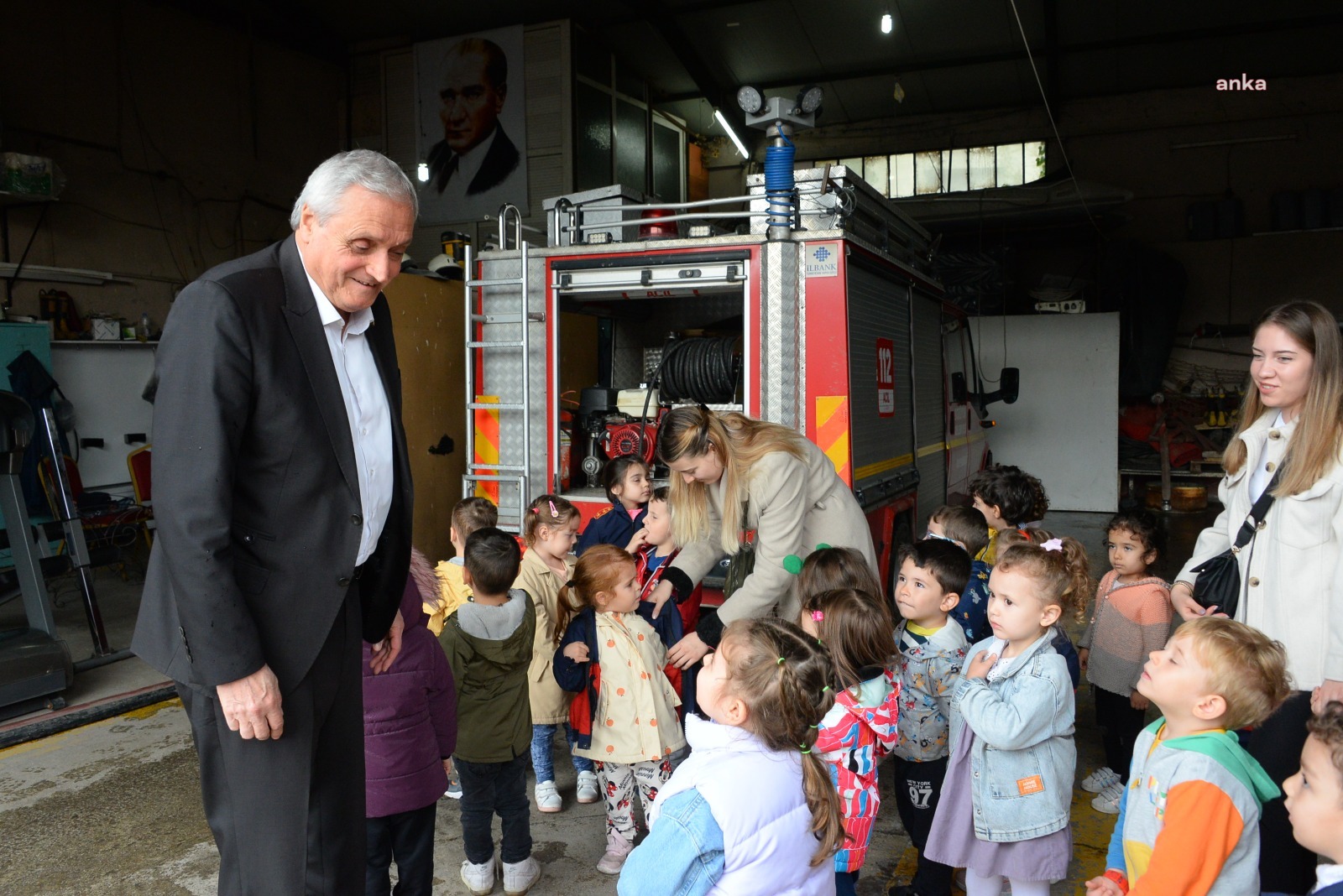 BOZÜYÜK BELEDİYE BAŞKANI BAKKALCIOĞLU, İTFAİYE HAFTASI’NI MİNİK ÖĞRENCİLERLE BİRLİKTE KUTLADI