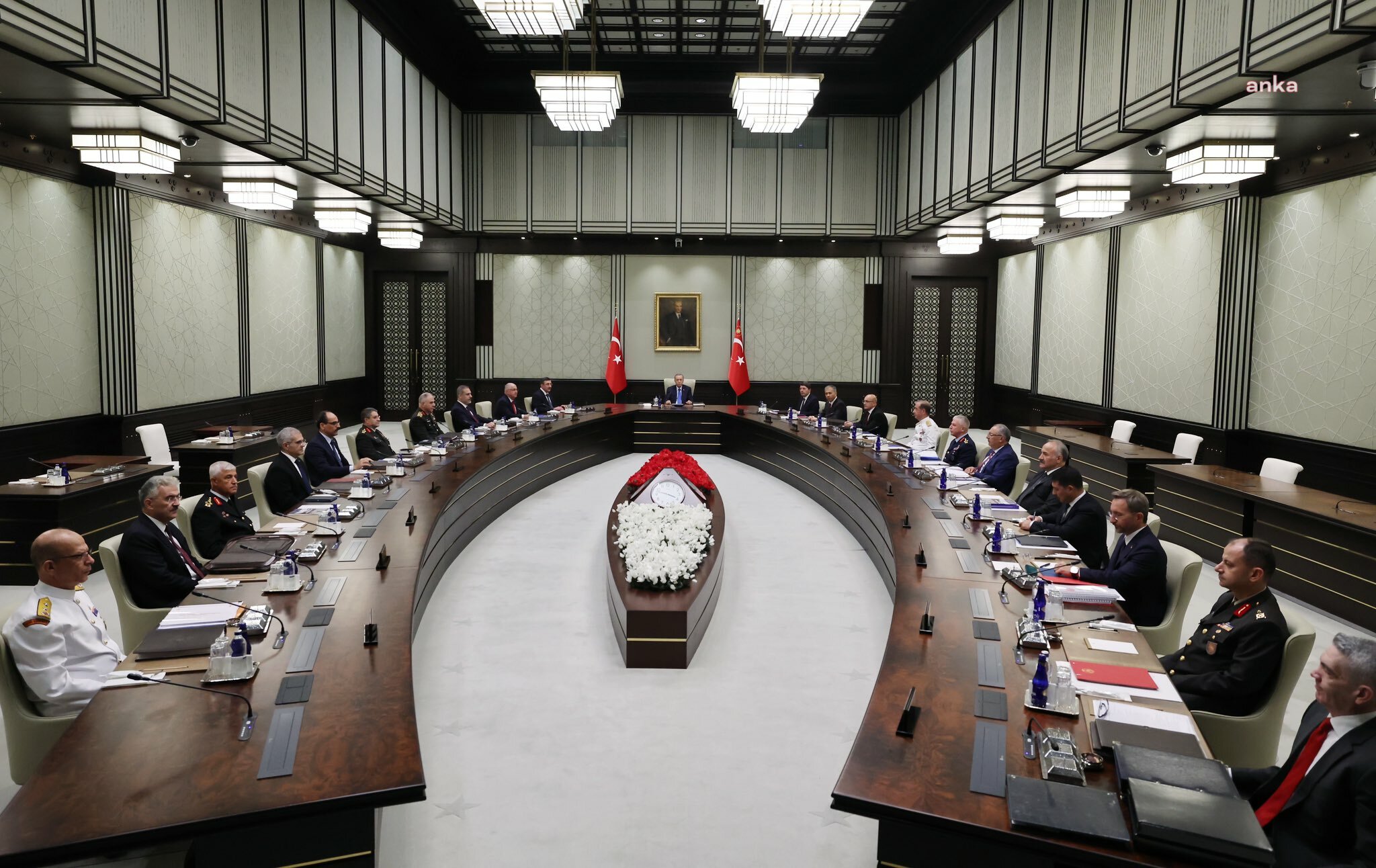 MGK BİLDİRİSİ'NDE AZERBAYCAN MESAJI: "TÜRKİYE'NİN BÖLGEDE KALICI BARIŞIN VE İSTİKRARIN SAĞLANMASINA YÖNELİK ÇABALARI DESTEKLEMEYİ SÜRDÜRECEĞİ BELİRTİLMİŞTİR"