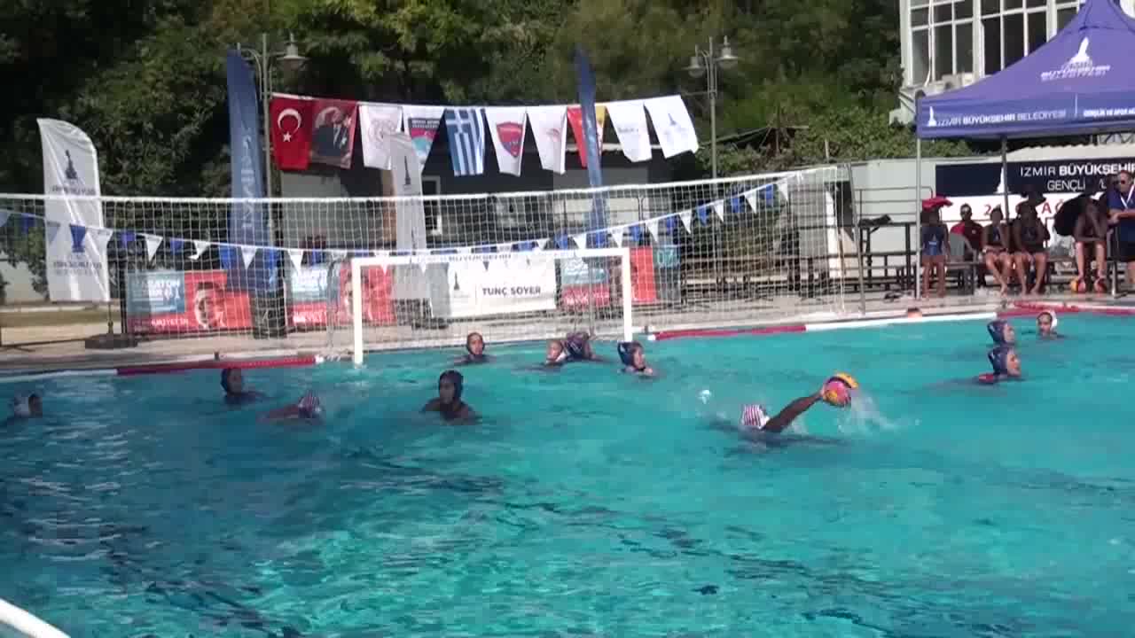 CUMHURİYET’İN 100’ÜNCÜ YILINDA İZMİR'DE KADINLAR SUTOPU TURNUVASI