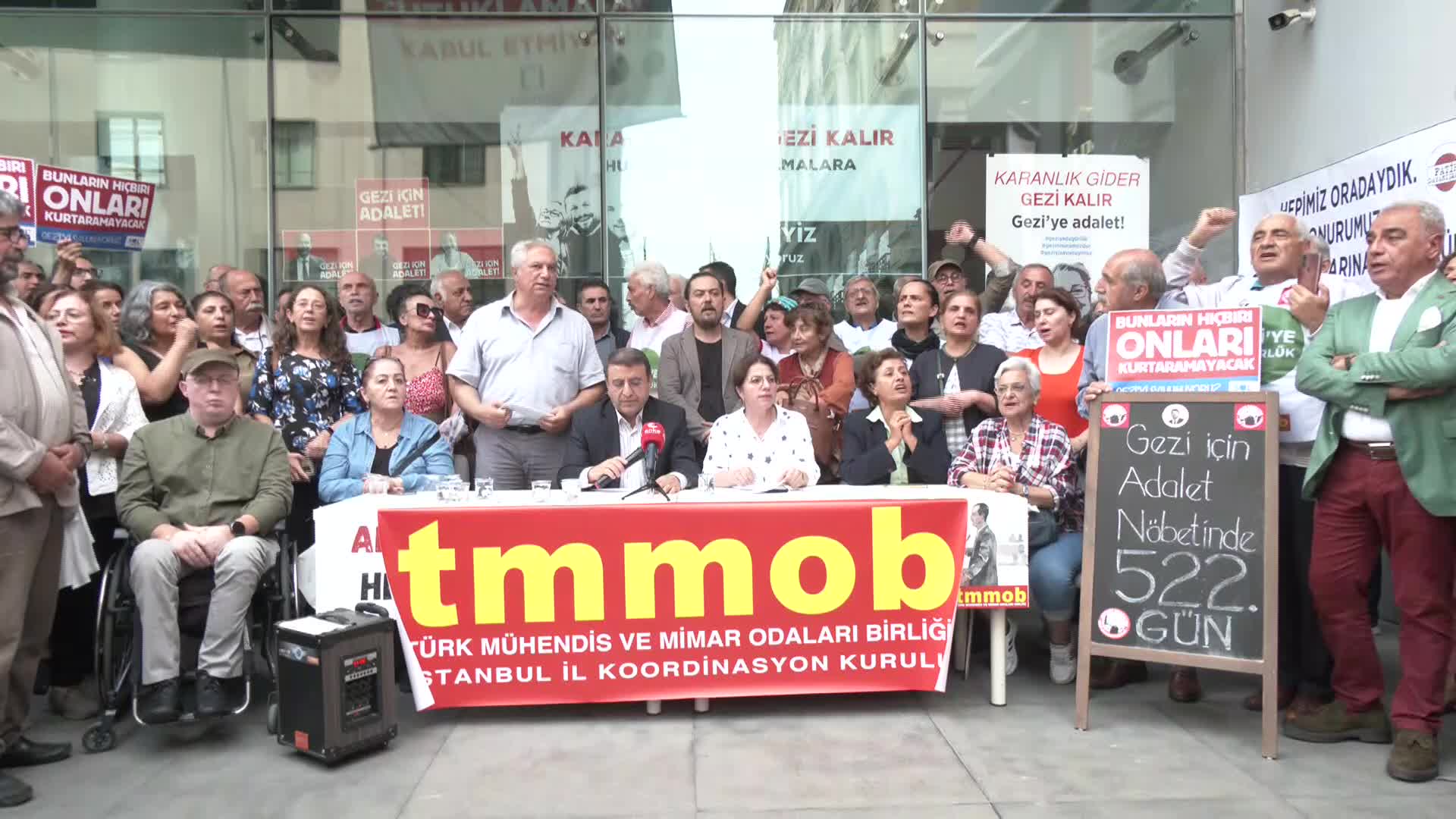 TMMOB, YARGITAY’IN GEZİ DAVASI KARARINI İSTANBUL'DA PROTESTO ETTİ...SEYFETTİN AVCI: “BU KARARI VEREN MAHKEMELER TOPLUM VİCDANINDA MEŞRU DEĞİLDİR”