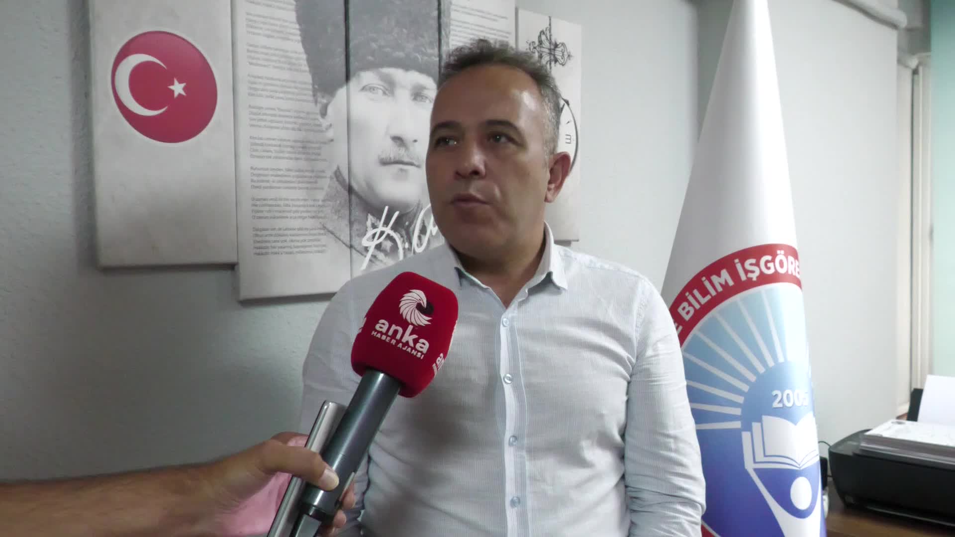 EĞİTİM İŞ İZMİR 1 NOLU ŞUBE BAŞKANI ADEM YILDIRIM: “MİLLİ EĞİTİM BAKANLIĞI OKULLARIN ÖDENEK ÜCRETLERİNİ GÜNCELLEMELİ VE ÇOCUKLARIN EKONOMİK KRİZ ALTINDA EZİLMESİNİN ÖNÜNE GEÇİLMELİ”