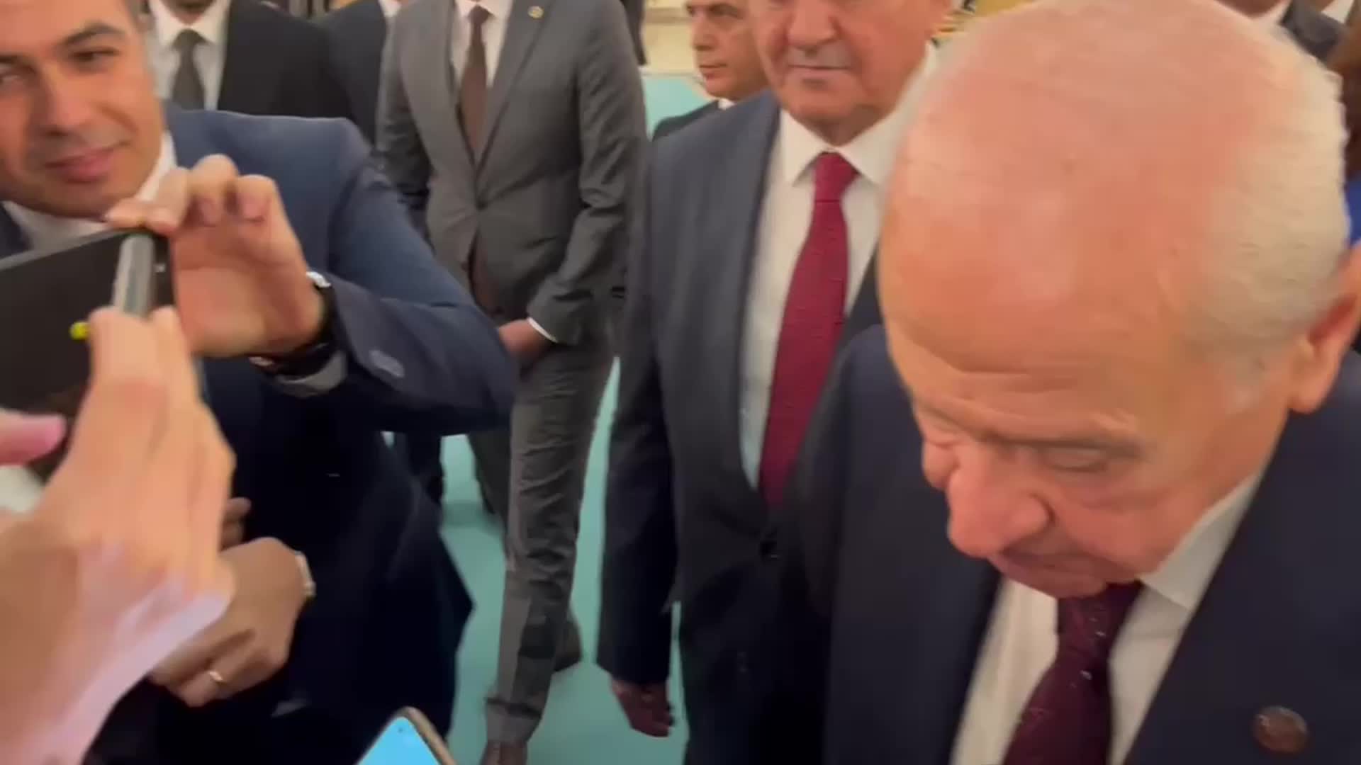 DEVLET BAHÇELİ'DEN EMEKLİ MAAŞI AÇIKLAMASI: "CUMHURBAŞKANLIĞI HÜKÜMETİ ÇOK YÖNLÜ BİR ÇALIŞMA İÇİNDE. ZANNEDİYORUM KISA SÜREDE DE SONUÇ VERİRLER DİYE DÜŞÜNÜYORUZ"