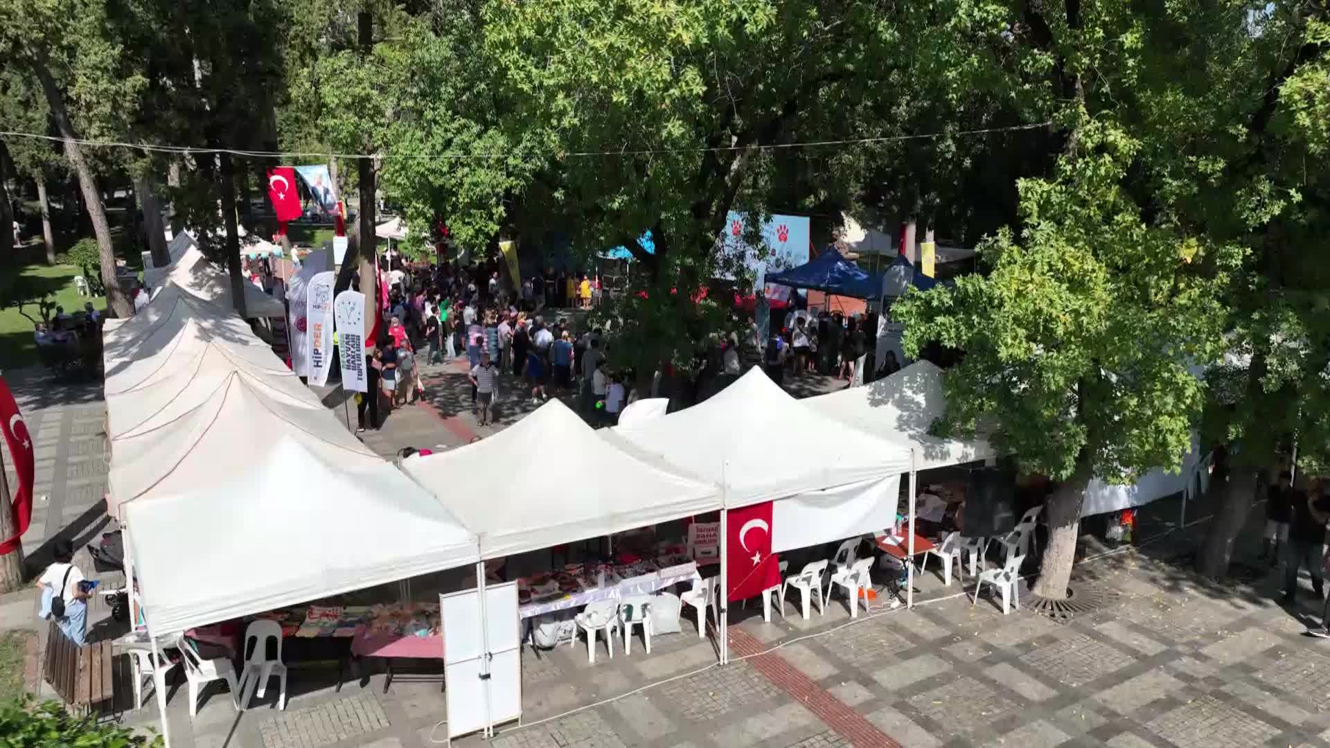 İZMİRLİ HAYVAN DOSTLARI FESTPATİ BUCA'DA BULUŞTU