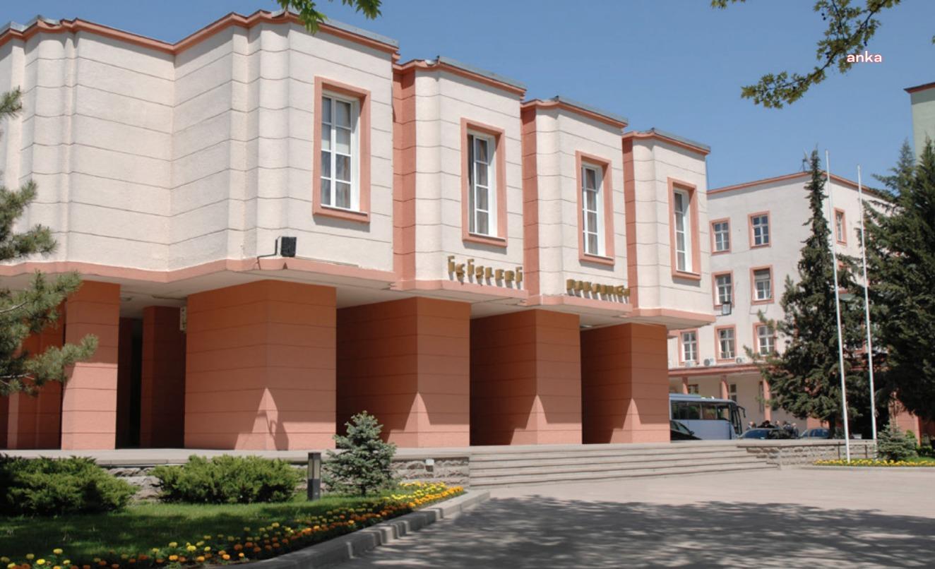 İÇİŞLERİ BAKANLIĞI’NDAN BOMBALI SALDIRI AÇIKLAMASI: “TERÖRİSTLERDEN BİRİNİN KİMLİĞİ BELİRLENMİŞ; BTÖ (PKK) ÜYESİ OLDUĞU TESPİT EDİLMİŞTİR. DİĞER TERÖRİSTİN KİMLİK BELİRLEME ÇALIŞMALARI DEVAM ETMEKTEDİR”