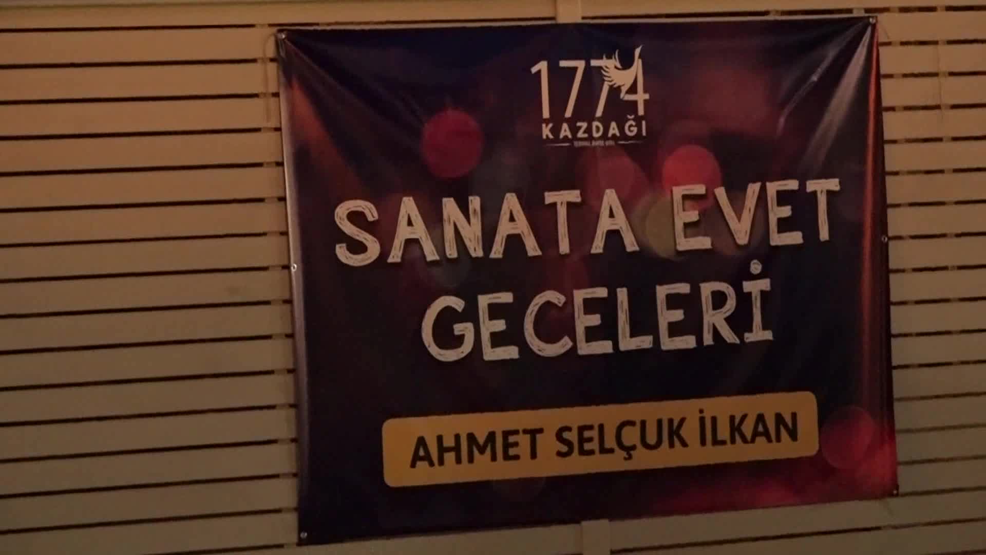 EDREMİT’TE SANATA EVET GECELERİ BAŞLADI