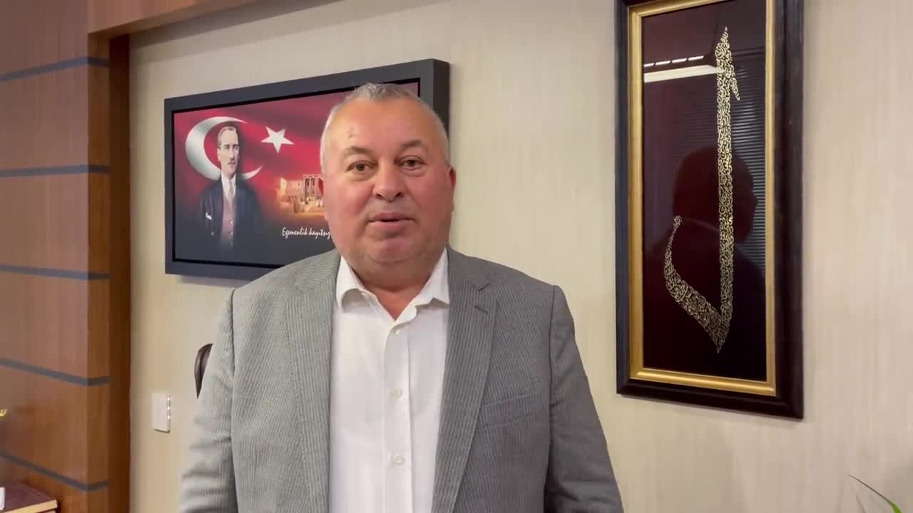 CEMAL ENGİNYURT, AKP'Lİ KİRİŞCİ'NİN KAHRAMANMARAŞ BÜYÜKŞEHİR BELEDİYESİ LOGOLU HEDİYE PAKETİNİ İADE ETTİ: "BU ÜRÜNLERİ, MARAŞ'TA EVİNE EKMEK GÖTÜREMEYENLERE VER"