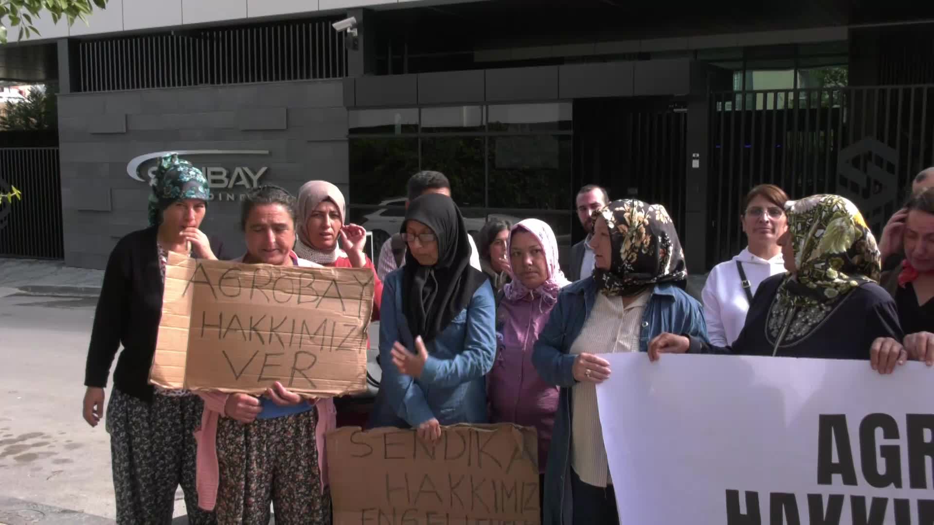 AGROBAY İŞÇİLERİ ANKARA’DA: "SAYIN CUMHURBAŞKANI'NA SESLENMEK İSTİYORUM… SENDİKA BİR HAK DEĞİLSE NİYE BENİM E-DEVLET'İMDE VAR? O ZAMAN ÇIKARIN E-DEVLET'TEN"