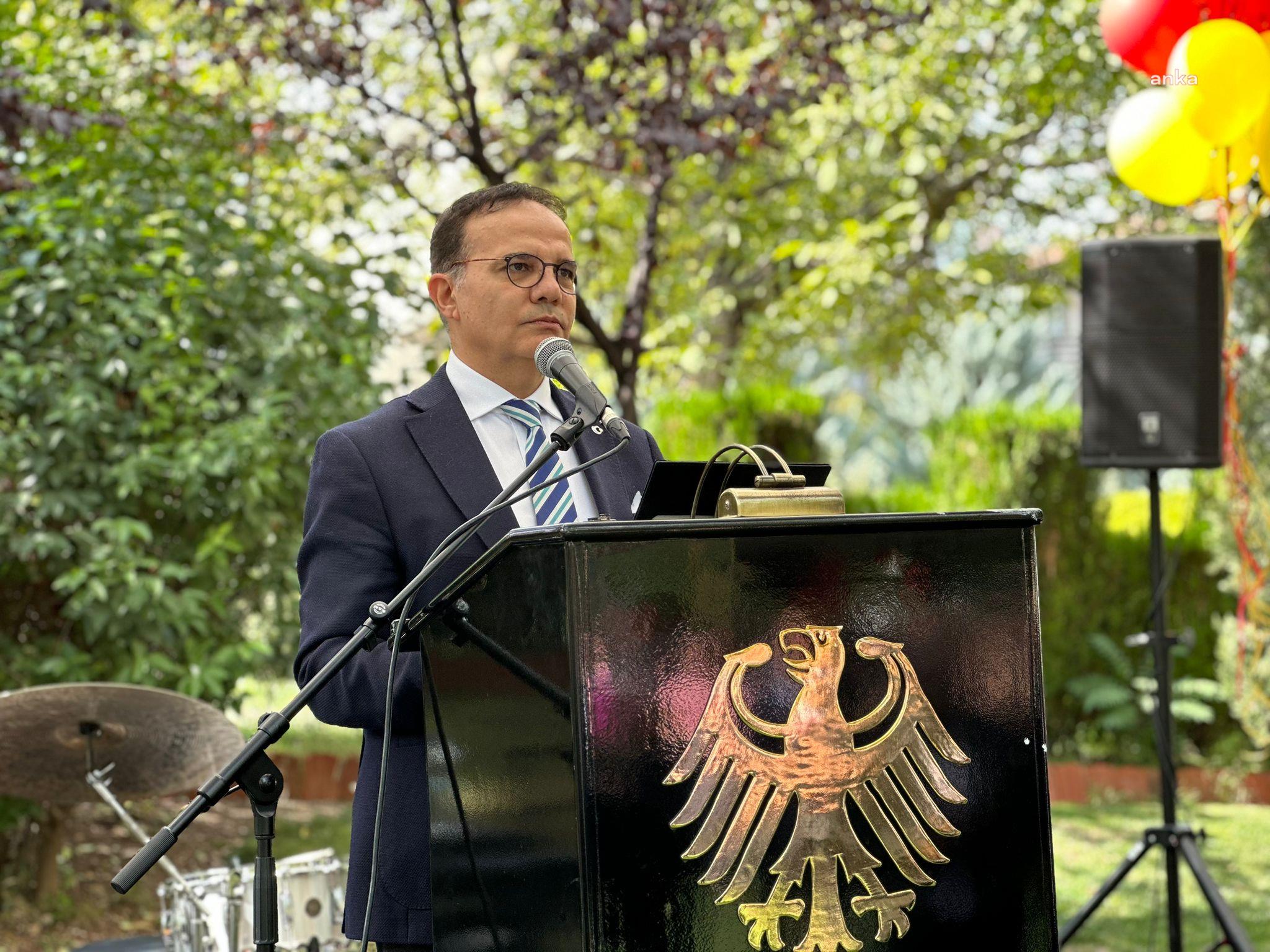 DIŞİŞLERİ BAKAN YARDIMCISI BOZAY: "TÜRKİYE AB'YE TAM ÜYE OLMADAN AVRUPA'NIN BİRLİĞİNİN TAMAMLANMAYACAĞINA İNANIYORUZ"