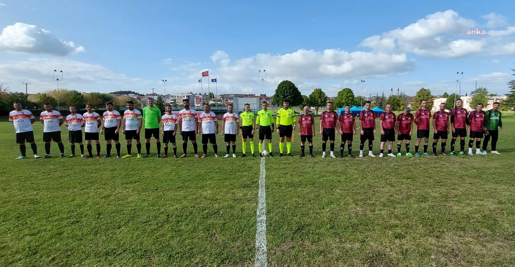 ESKİŞEHİR'DE 'CUMHURİYET KUPASI BELEDİYE ÇALIŞANLARI FUTBOL TURNUVASI' HEYECANI SÜRÜYOR