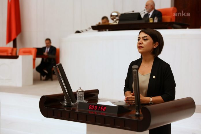 CHP’Lİ TAŞCIER: “AK PARTİ’NİN ÖĞRETMENLERE YÖNELİK BU HASMANE TUTUMUNUN BİR AÇIKLAMASI VAR MIDIR?”