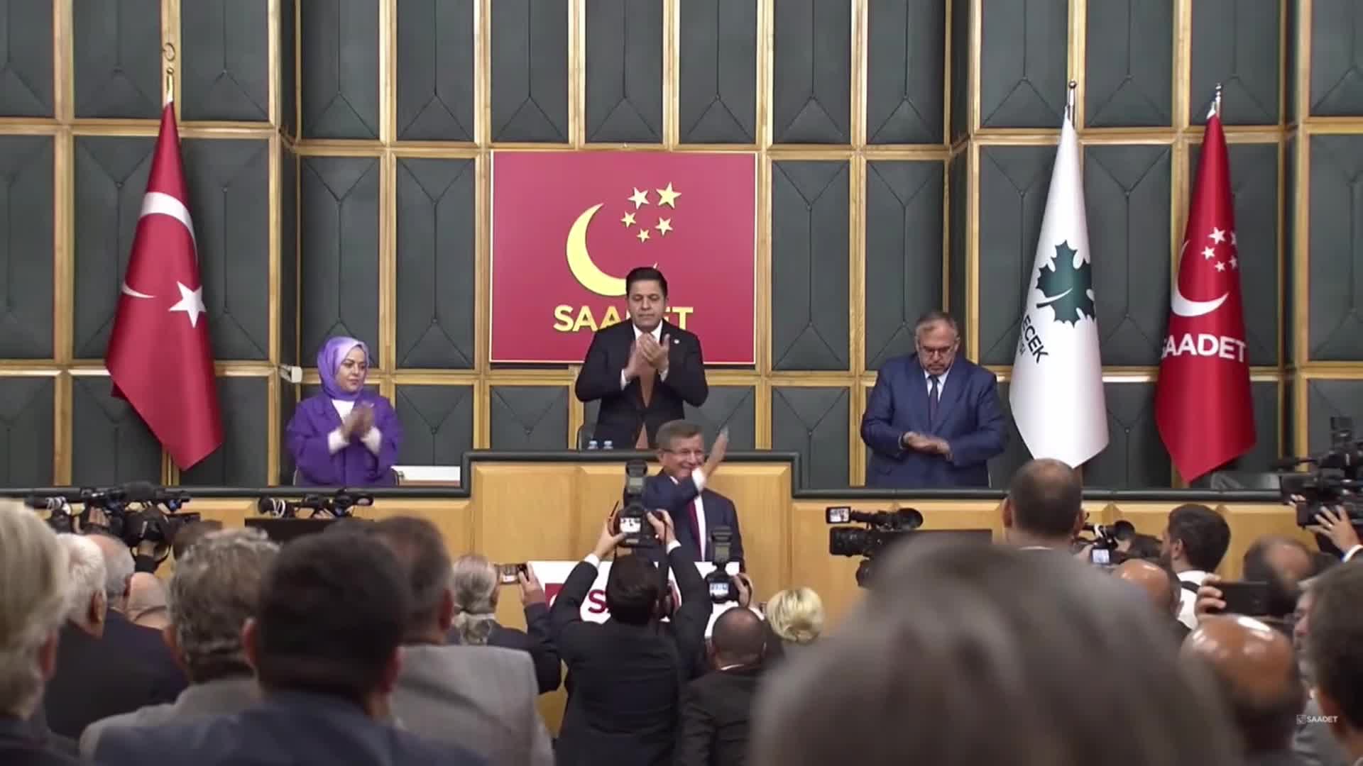 AHMET DAVUTOĞLU: 12 EYLÜL ANAYASASI’NI KALDIRACAK YERİNE KAMİL VE MİLLİ BİR ANAYASA YAPMAK İÇİN HER TÜRLÜ ÇABAYI SERGİLERİZ. AMA CUMHURBAŞKANLIĞI HÜKÜMET SİSTEMİ'Nİ TARTIŞMAYA VAR MISINIZ?"