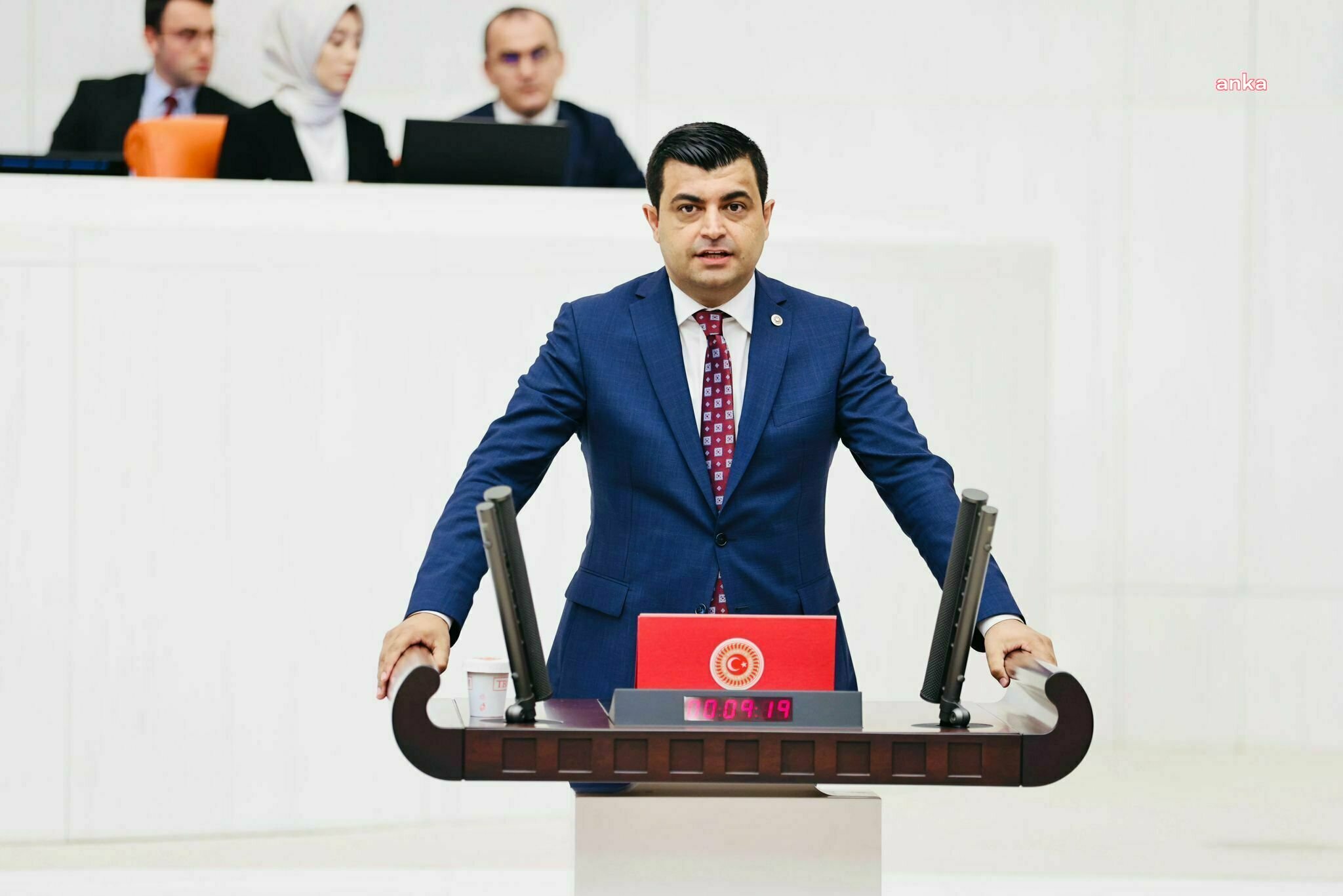 DENİZ DEMİR’DEN CEVDET YILMAZ’A: “BASIN İLAN KURUMU BÜTÇESİNDEN SAAT VE EŞARP ALINMASININ GEREKÇESİ NEDİR?”