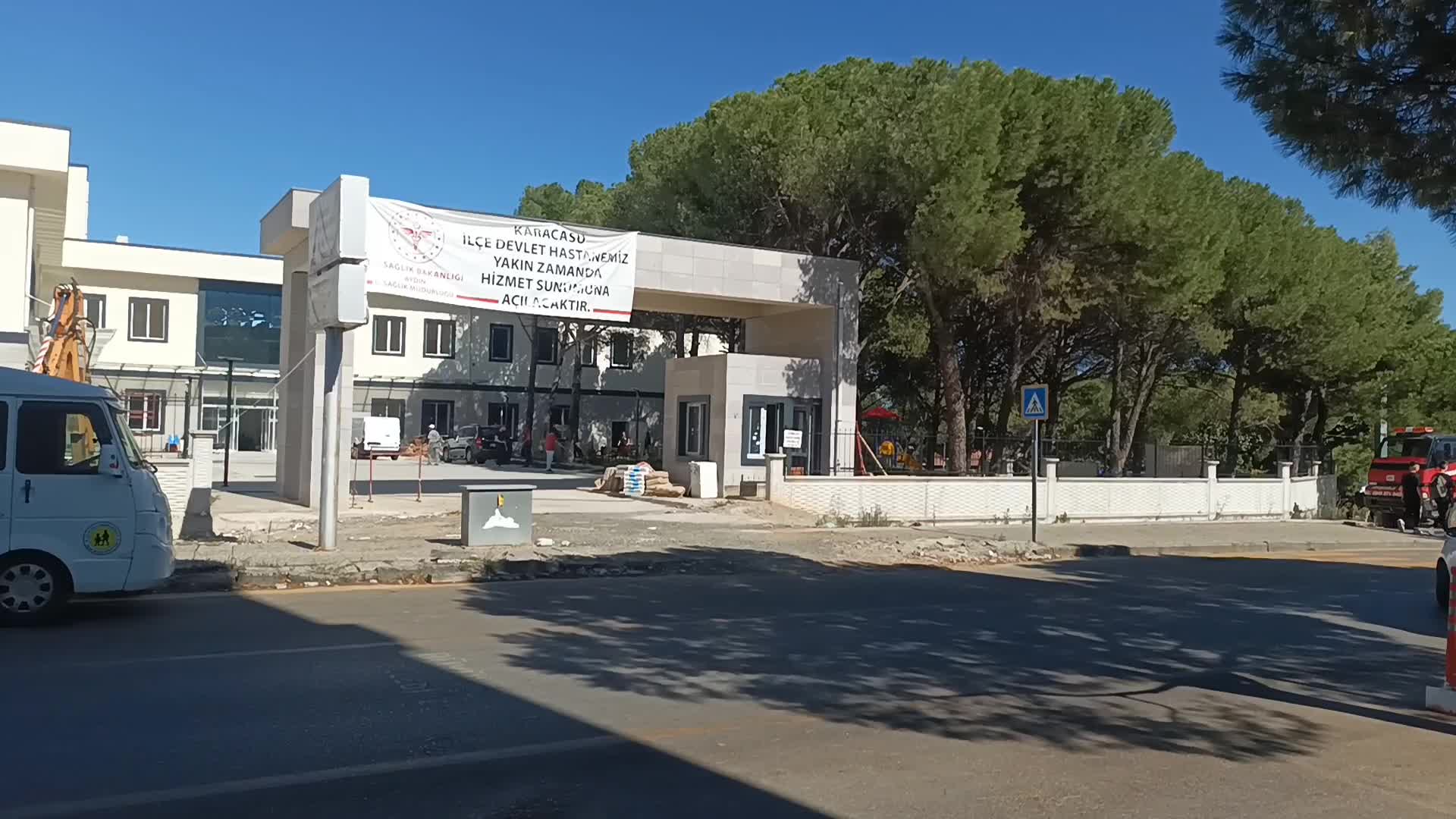 AYDIN KARACASU'DA VATANDAŞLAR YENİ YAPILAN HASTANEYE DİYALİZ ÜNİTESİ KURULMASINI İSTEDİ