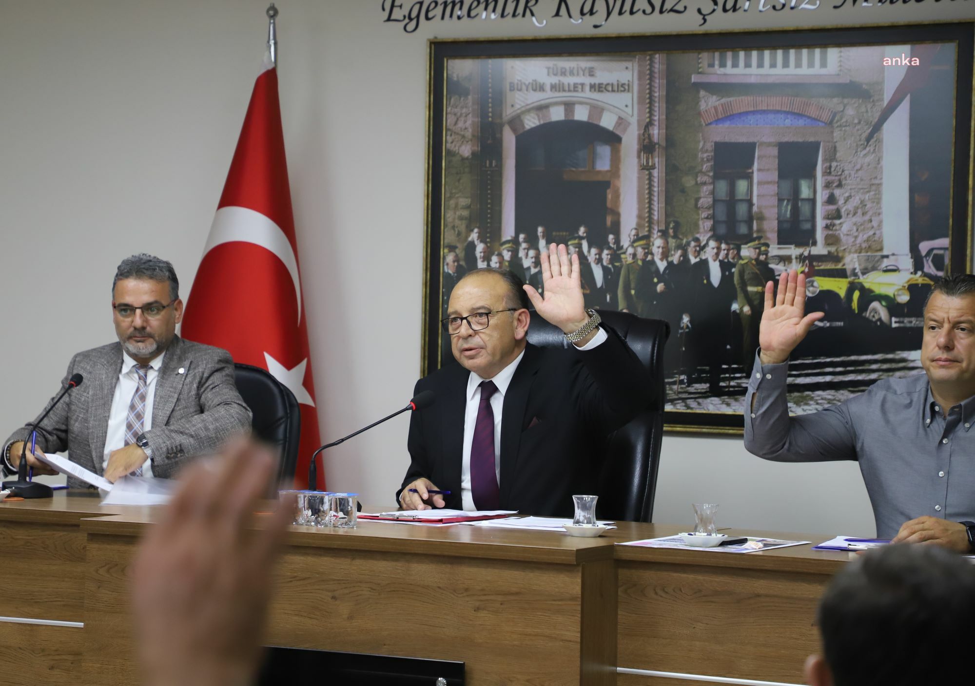 TURGUTLU BELEDİYE MECLİSİ'NDE YENİ STADIN İSMİNİN "TURGUTLU MUSTAFA KEMAL ATATÜRK STADI" OLMASI ÖNERİSİ OY BİRLİĞİYLE KABUL EDİLDİ