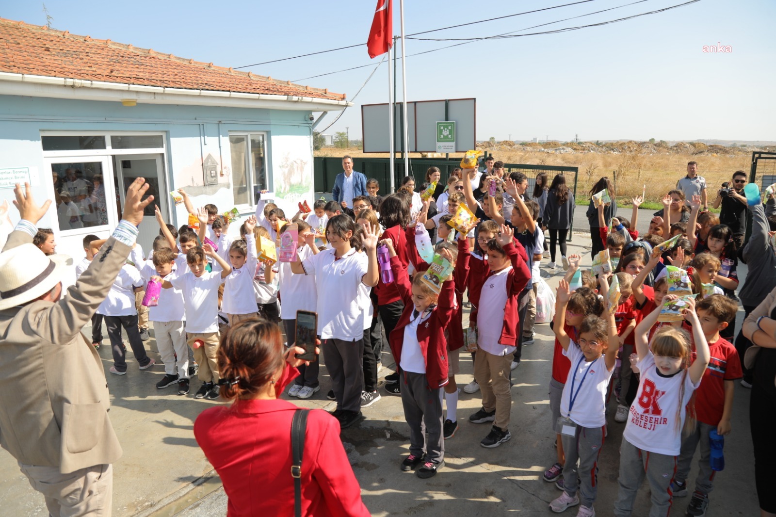 EDİRNE BELEDİYESİ SOKAK HAYVANLARI BARINAĞI, ÖĞRENCİLERLE DOLDU TAŞTI