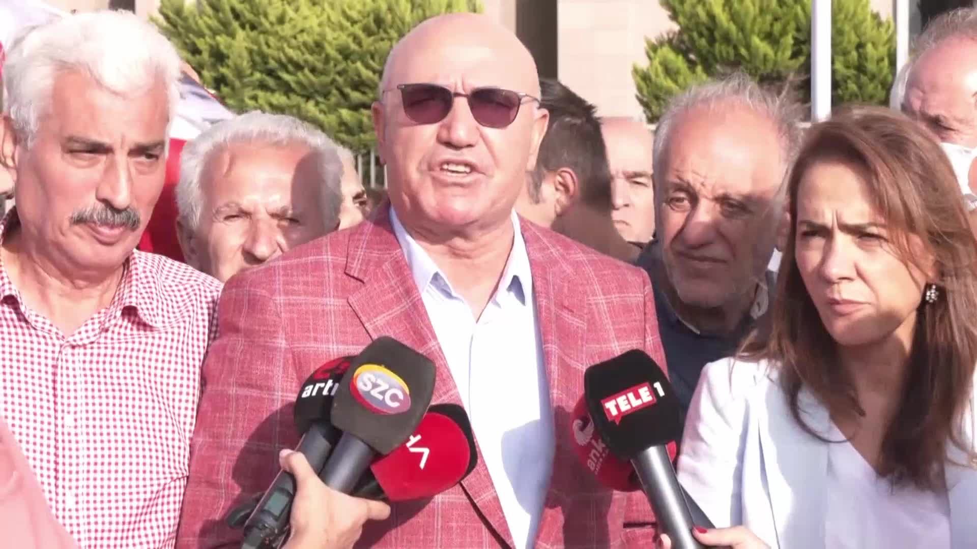 MERDAN YANARDAĞ’IN TAHLİYESİNE KARAR VERİLDİ… MAHMUT TANAL: “HÜKÜM HUKUKİ DEĞİLDİR, SİYASİDİR. VERİLEN CEZA 2 YIL 6 AYDIR VE TAHLİYESİNE KARAR VERİLMİŞTİR. BİR İNSANI TUTUKLAMIŞSANIZ İLERDE TAZMİNATA MAHKÛM OLMAMAK İÇİN İLLAKİ BİR CEZA VERİLİYOR”