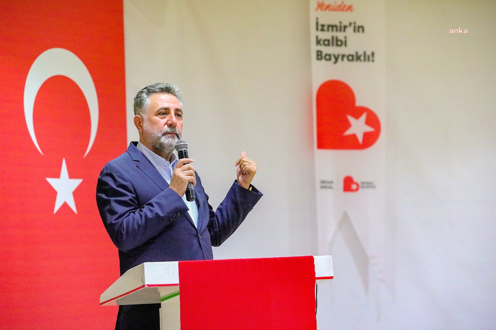 BAYRAKLI BELEDİYE BAŞKANI SANDAL’DAN SOSYAL ETKİNLİK MERKEZİ’NDE ÇİFTE MÜJDE
