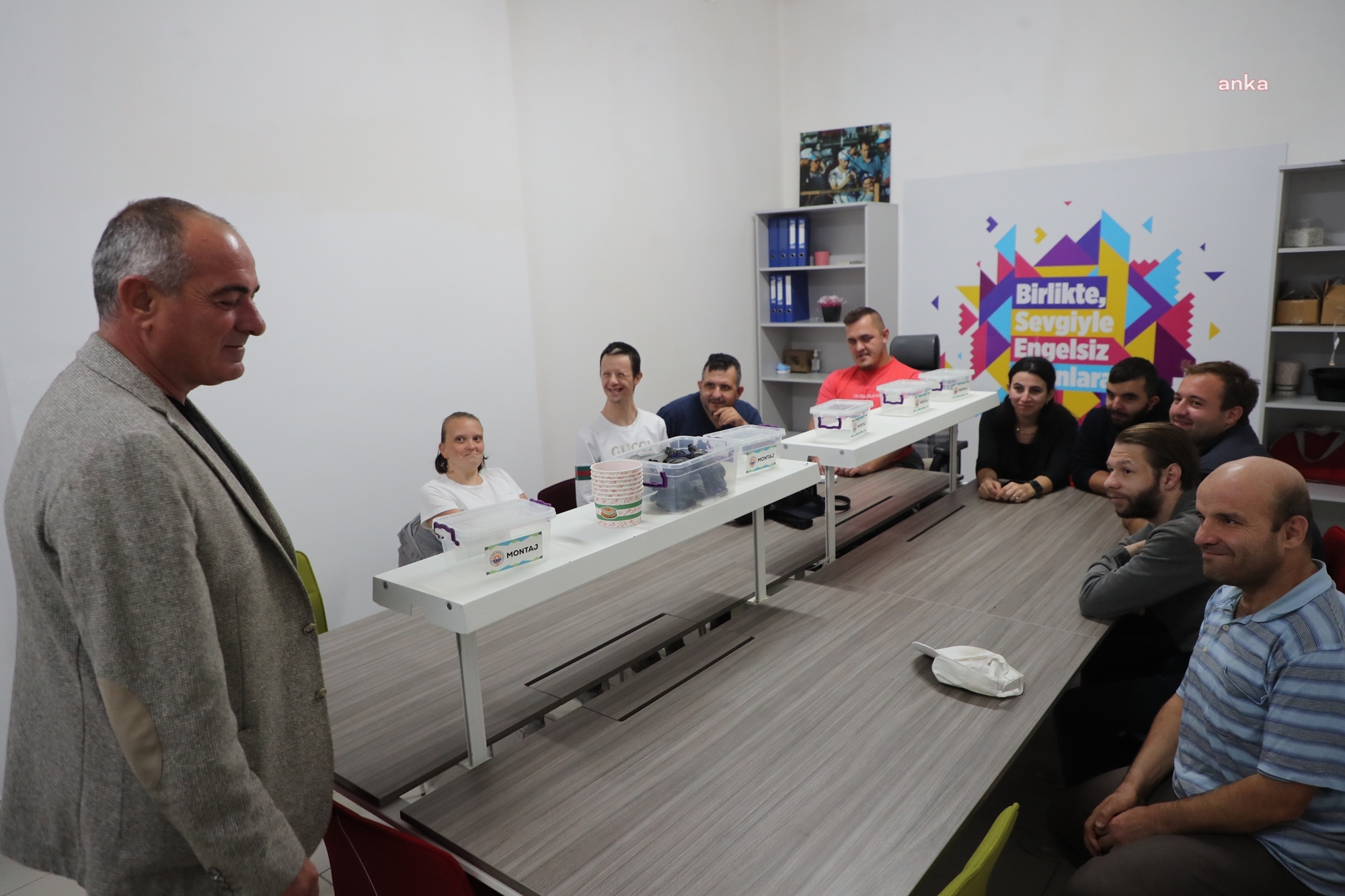GEMLİK BELEDİYESİ TARAFINDAN KURULAN ENGELSİZ MONTAJ ATÖLYESİ, ENGELLİ BİREYLERİN SOSYAL VE İŞ YAŞAMINA KATKI SAĞLIYOR