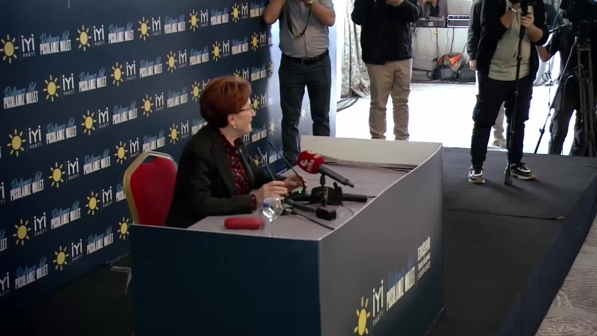 AKŞENER, MELİH AYDIN’I ESKİŞEHİR BÜYÜKŞEHİR BELEDİYE BAŞKAN ADAYI OLARAK AÇIKLADI: “MELİH; BOYUN, KİLON KAÇMIŞ HEP BERABER GÖRECEĞİZ”
