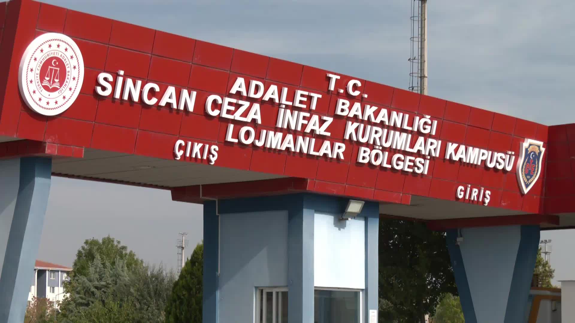 ÜMİT ÖZDAĞ; ÇOLAK, ÇARDAKLI VE SAEDİ’Yİ SİNCAN CEZAEVİ’NDE ZİYARET ETTİ: “ADALETİN HIZLI İŞLEMESİNİ TALEP EDİYORLAR. BASINDA ÇIKMIŞ HABERLERİ SOSYAL MEDYADA VE BASIN ORGANLARINDA DİLE GETİRDİĞİ İÇİN KİMSE TUTUKLANAMAZ”