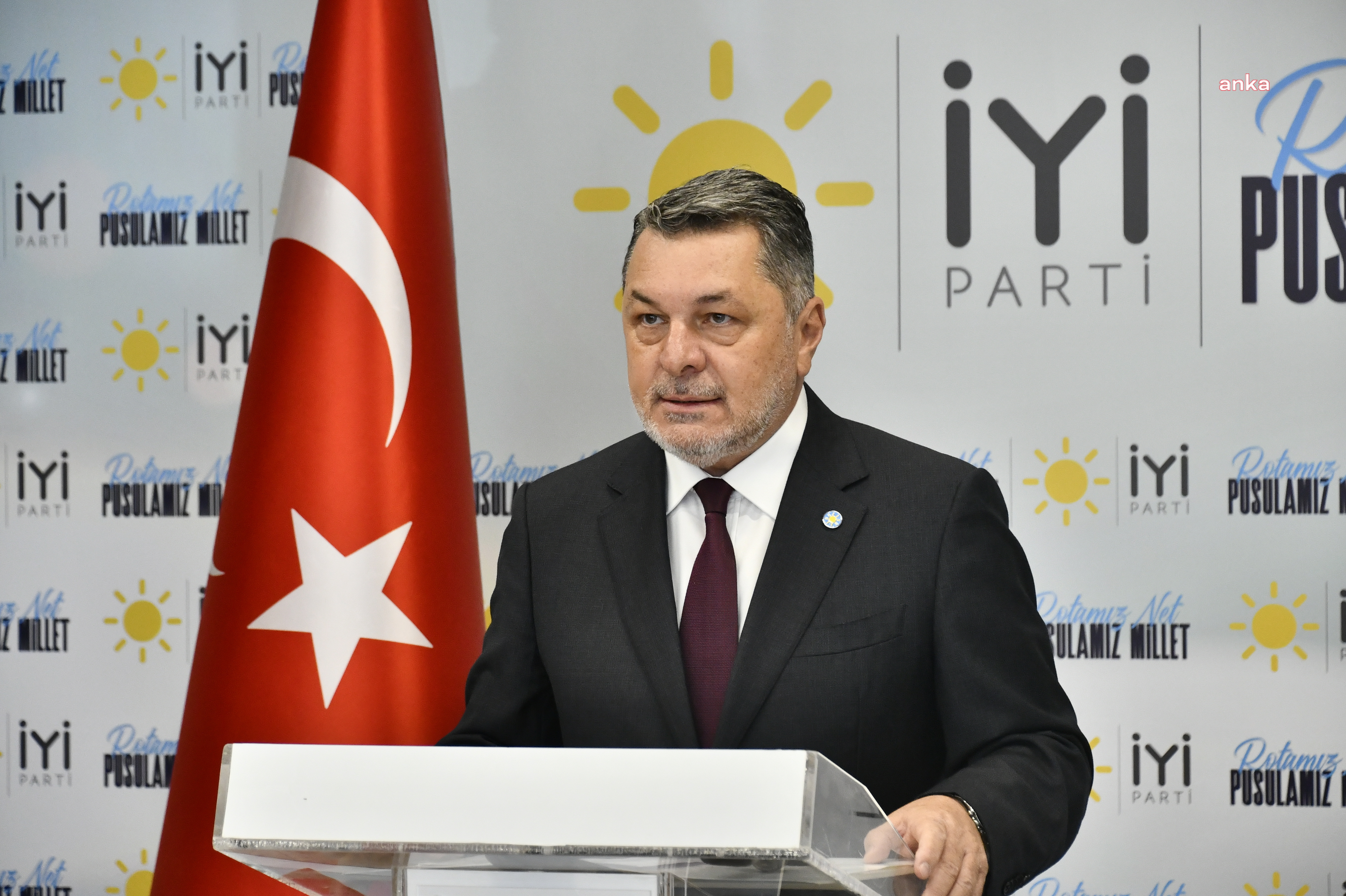 İYİ PARTİ ANKARA İL BAŞKANI KÖYLÜOĞLU İSTİFA ETTİĞİNİ DUYURDU: "ANKARA'DA İŞBİRLİĞİ YAPMAMIZ GEREKLİLİĞİ KONUSUNDAKİ GÖRÜŞÜMÜZ PARTİ YÖNETİMİMİZLE ÇELİŞTİĞİ İÇİN GÖREVİMİZDEN İSTİFAMIZ KAÇINILMAZDIR"