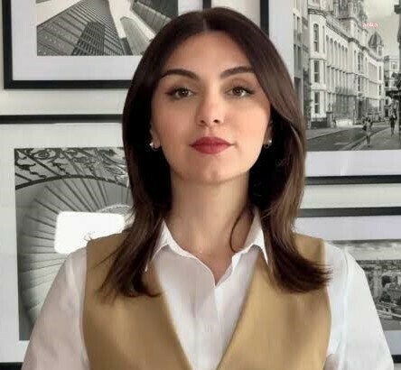 İNGİLİZCE EĞİTMENİ DALGÜL: “TÜRKİYE'DE ÖĞRETMENLERİN ÇOĞU İNGİLİZCEYİ EZBERE ÖĞRETİYOR"