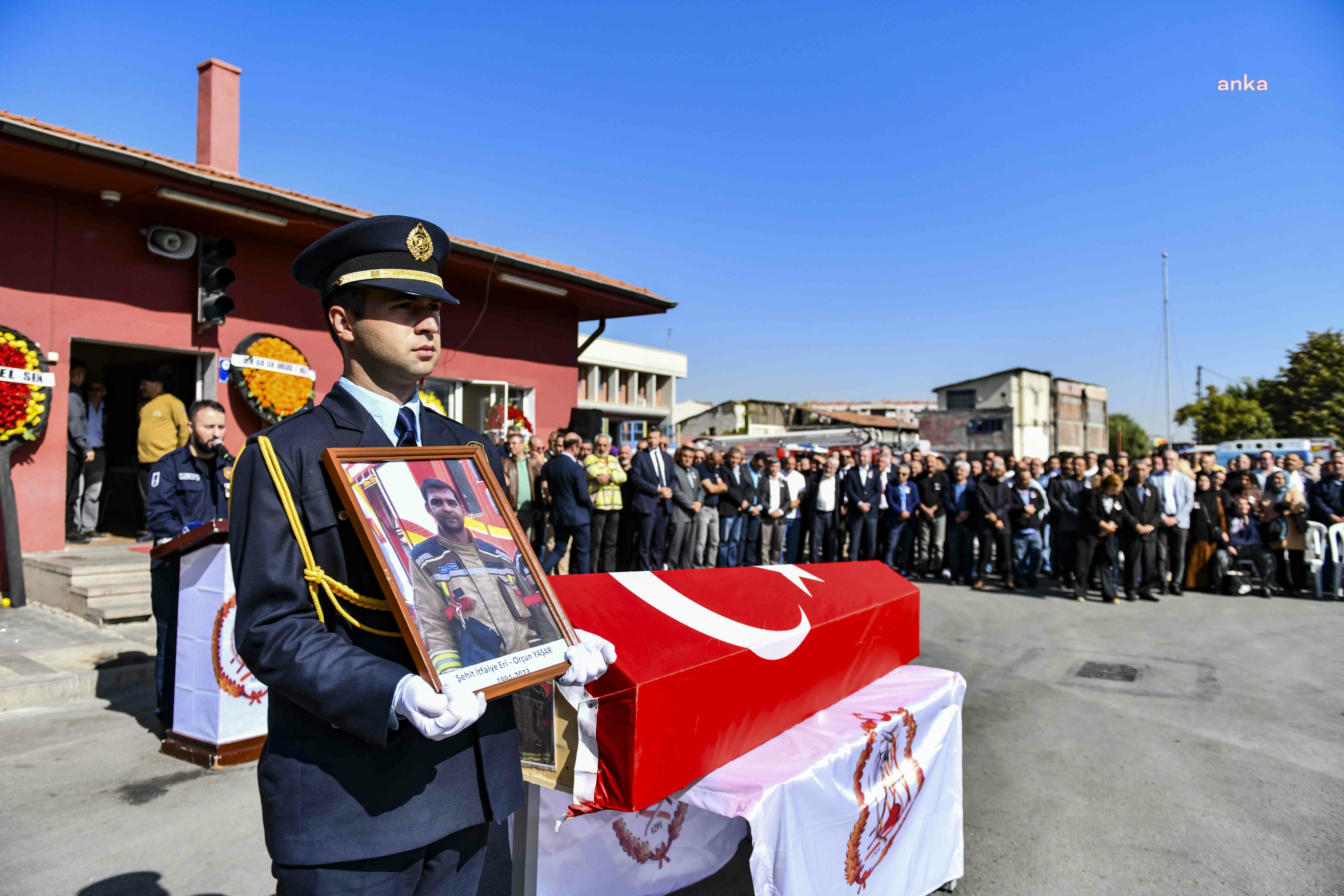 ŞEHİT İTFAİYE ERİ ORÇUN YAŞAR SON YOLCULUĞUNA UĞURLANDI