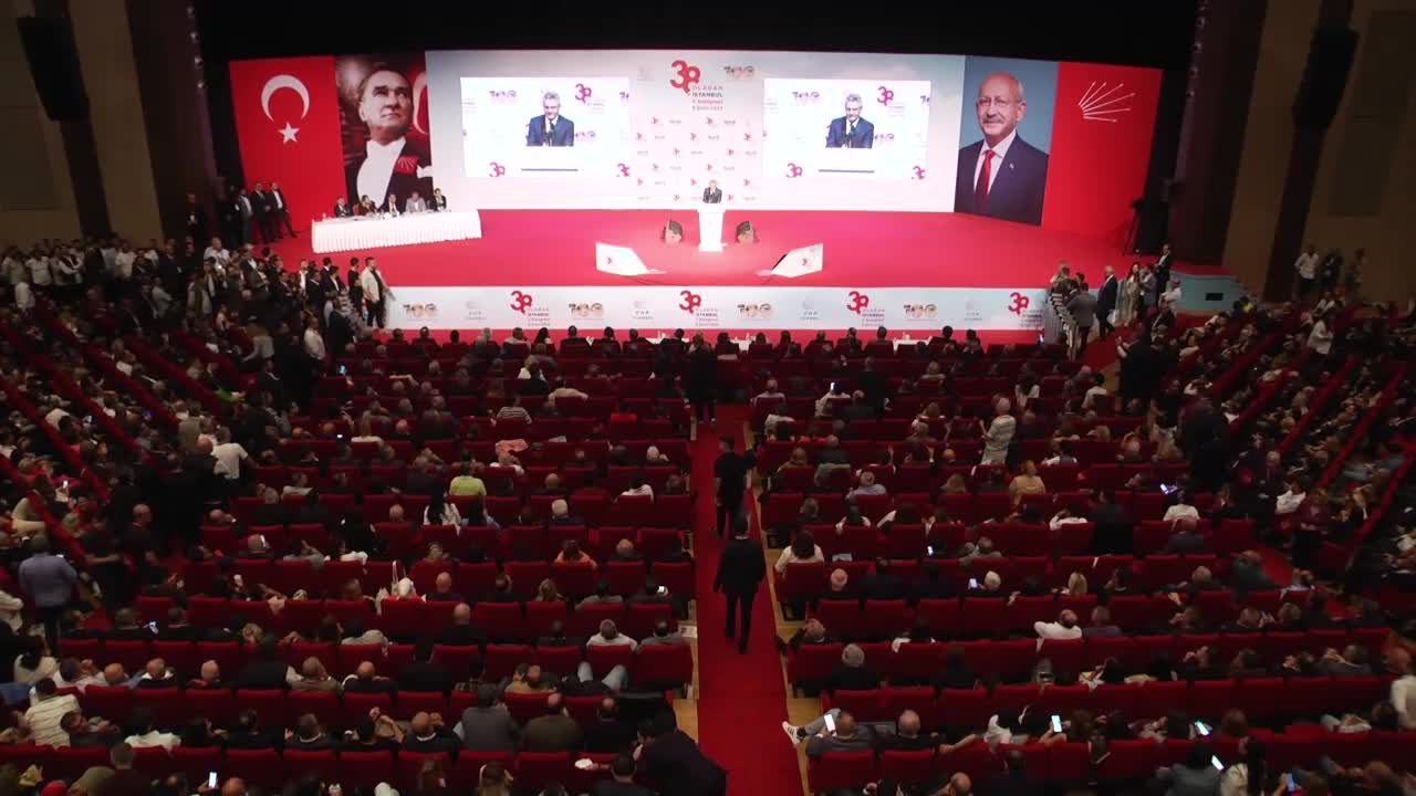 CHP İSTANBUL İL KONGRESİ...OĞUZ KAAN SALICI: “MAHCUBİYETÇİ DEĞİŞİME GEÇİT VEREMEYİZ”