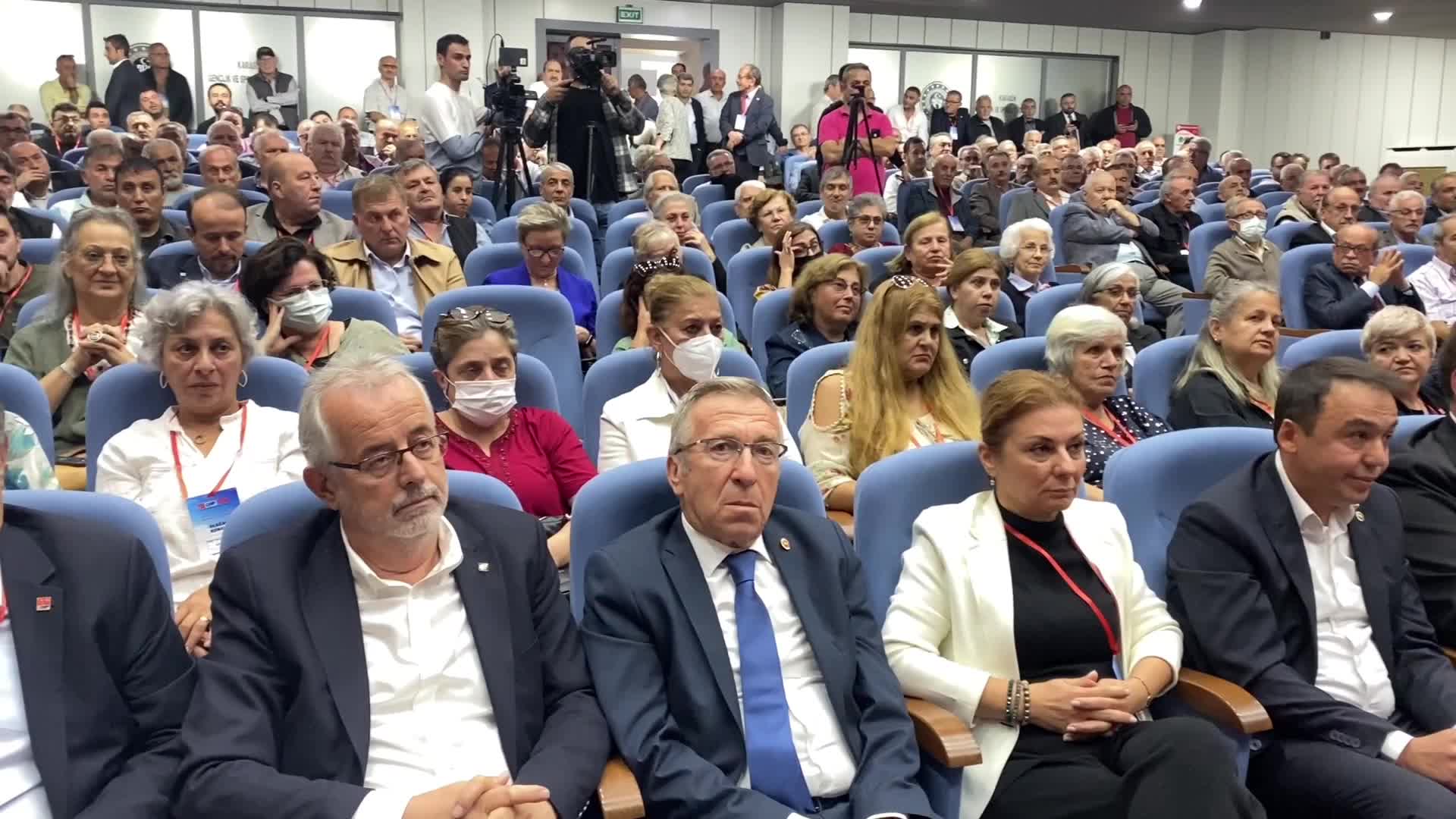 CHP KARABÜK İL KONGRESİ… YENİDEN SEÇİLEN MEVCUT İL BAŞKANI GÜVEN: “GEÇMİŞTEN ÇIKARDIĞIMIZ DERSLERLE, İLKELERİMİZ DOĞRULTUSUNDA TAVİZSİZ İLERLEYECEĞİZ”