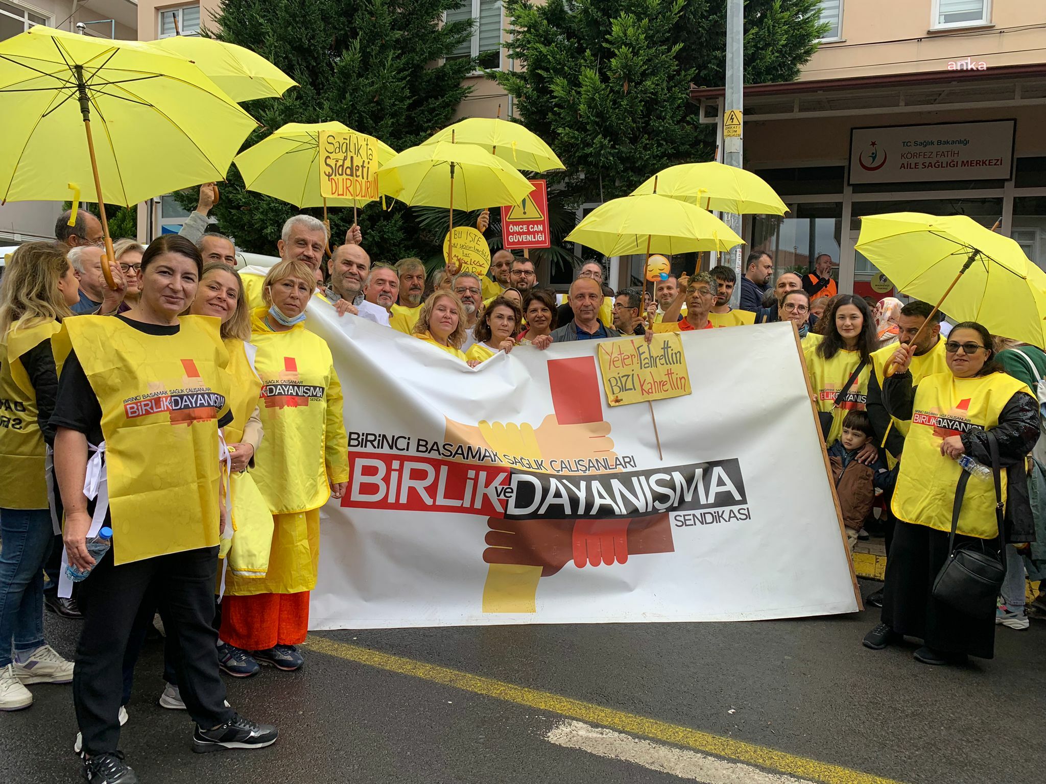 HEKİMLER 5 GÜNLÜĞÜNE İŞ BIRAKIYOR... BİRLİK VE DAYANIŞMA SENDİKASI BAŞKANI DR. DERYA MENGÜCÜK: "ŞİDDET VARSA HİZMET YOK"