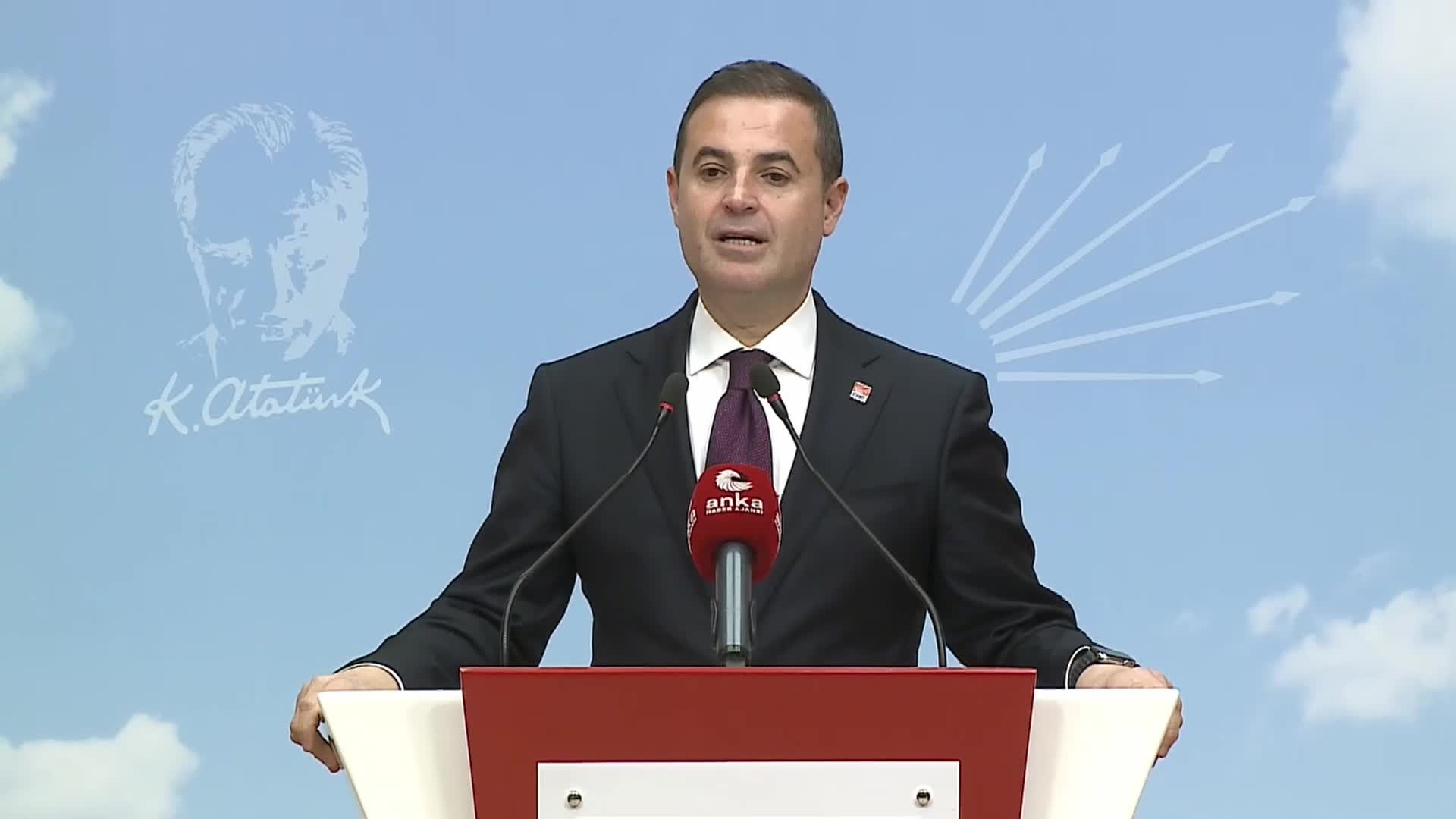 AHMET AKIN: “ÜLKEMİZDE YAKICI BİR HAYAT PAHALILIĞI YAŞANIRKEN BUNUN DÜNYADAN KAYNAKLANDIĞINI SÖYLEMENİN GERÇEKLE UZAKTAN YAKINDAN ALAKASI YOKTUR"