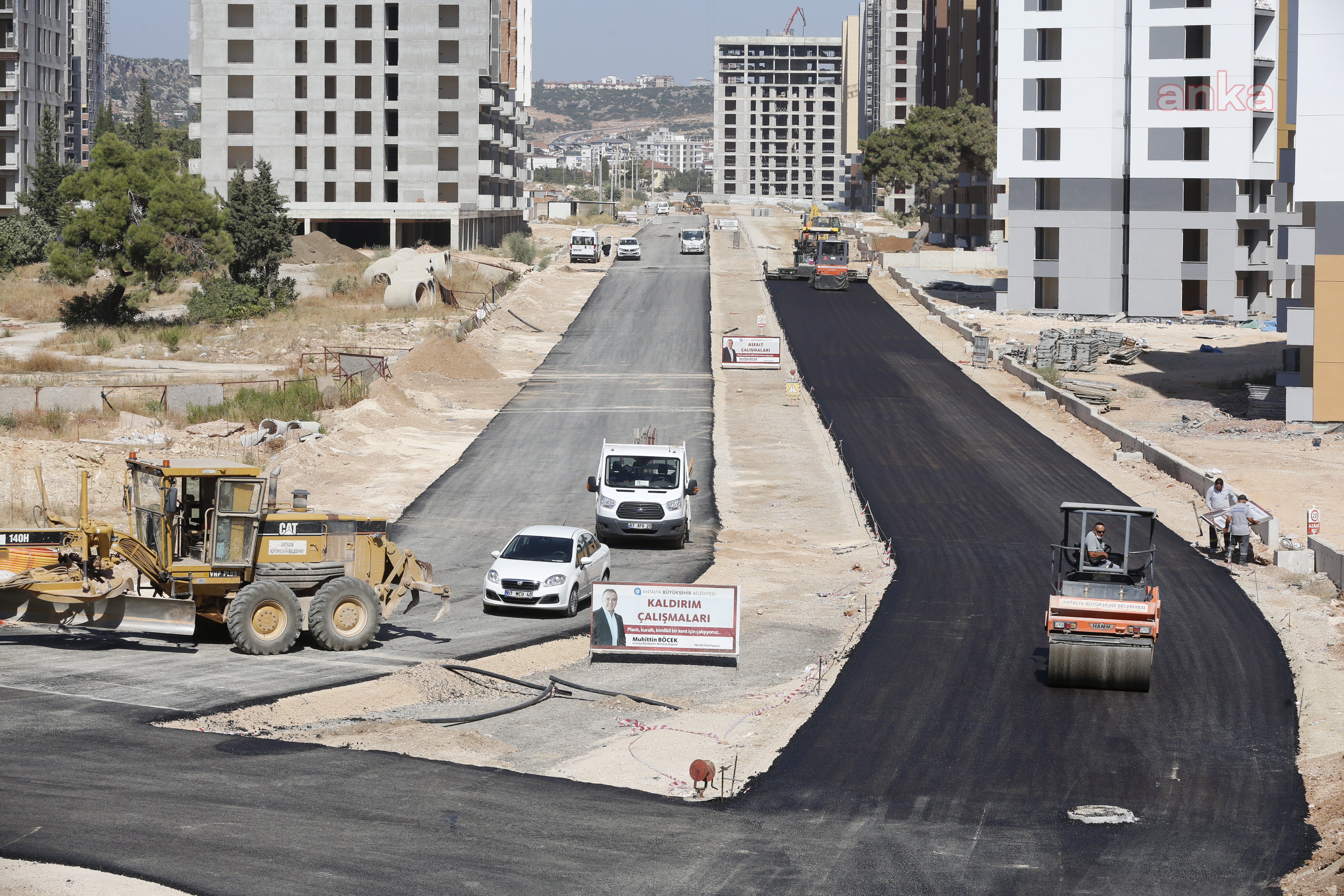 ANTALYA BÜYÜKŞEHİR, KEPEZ SANTRAL'DE ASFALT ÇALIŞMALARINI SÜRDÜRÜYOR