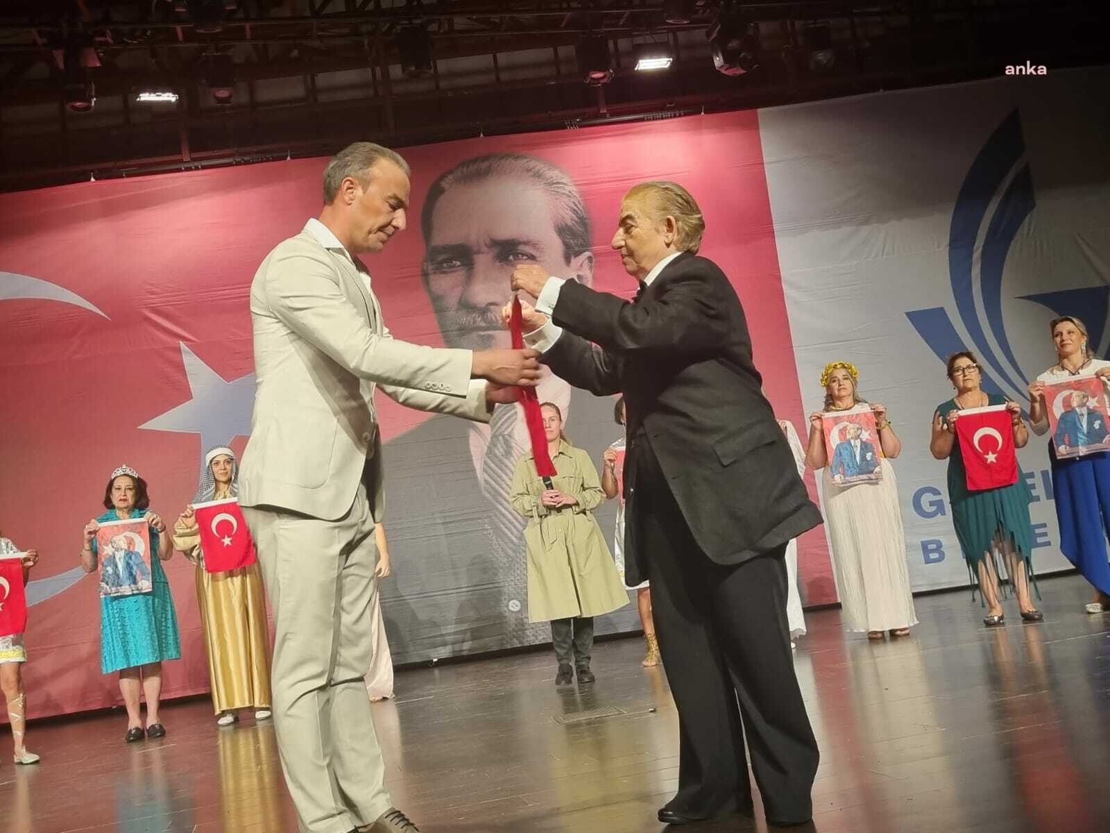 NARLIDERE BELEDİYESİ’NİN GÜÇLÜ KADINLARI, ‘ÇANTADAKİ SIR’ İLE CUMHURİYETİ ANLATTI