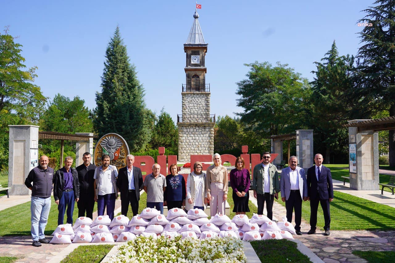 BİLECİK BELEEDİYESİ'NDEN ÇİFTÇİYE ATA TOHUMU BUĞDAY