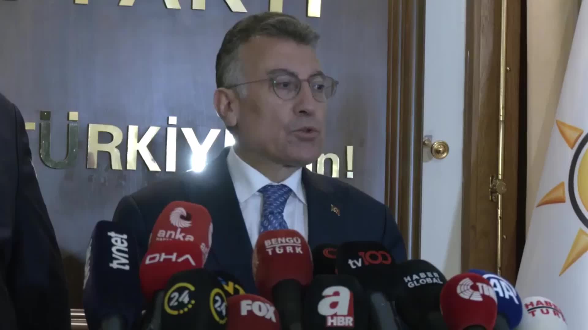 AKP’DEN KONUTLARIN TURİZM AMAÇLI EN FAZLA 100 GÜN KİRALANMASINA İLİŞKİN KANUN TEKLİFİ... ABDULLAH GÜLER: EMEKLİLERE 5 BİN LİRA İKRAMİYE KOMİSYONDA EKLENECEK