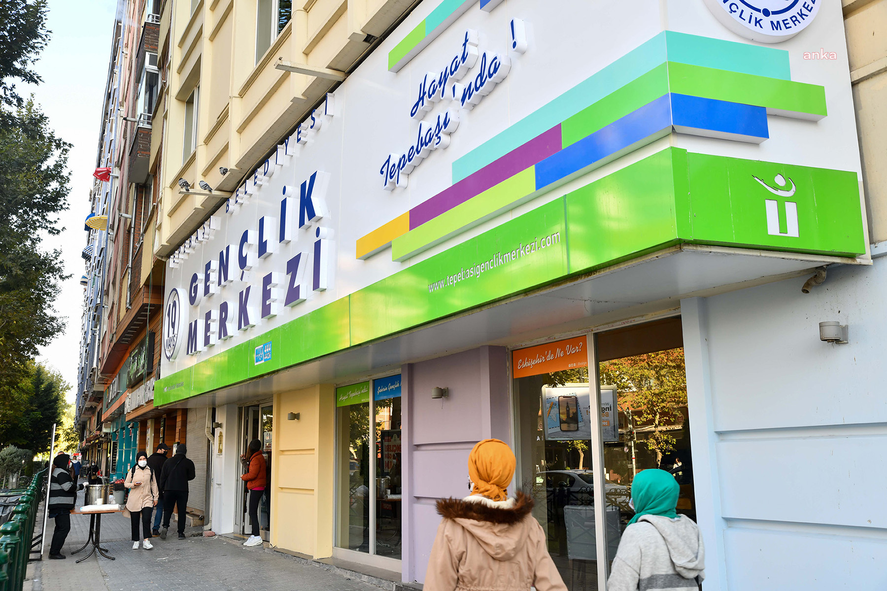 TEPEBAŞI BELEDİYESİ BÜNYESİNDEKİ GÜZ DÖNEMİ EĞİTİMLERİNE 2 SAATTE BİN 200 ÖĞRENCİ KAYIT OLDU