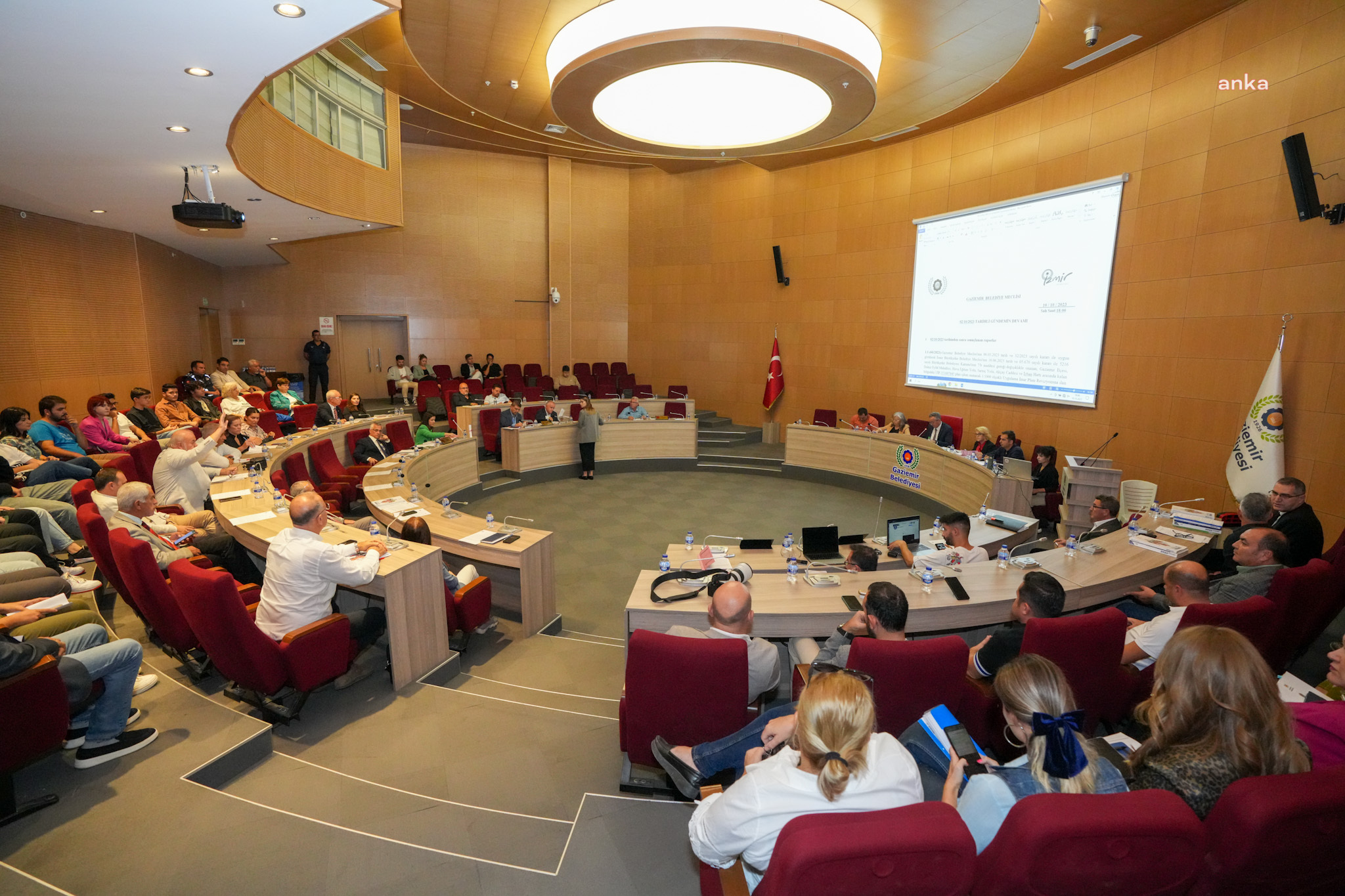 GAZİEMİR BELEDİYESİ'NE 2024 YILI İÇİN 1 MİLYAR 350 MİLYONLUK BÜTÇE