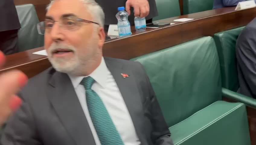 BAKAN IŞIKHAN'DAN 5 BİN LİRA İKRAMİYE ÖDEMESİNDE 'ÇALIŞAN EMEKLİ' AYRIMIYLA İLGİLİ  SORUYA YANIT: "HEDEF GRUBUMUZ, GEÇİM ZORLUĞU YAŞAYAN EMEKLİLERİMİZDİ. ÇOK GÜZEL BİR SONUÇ ELDE ETTİK"